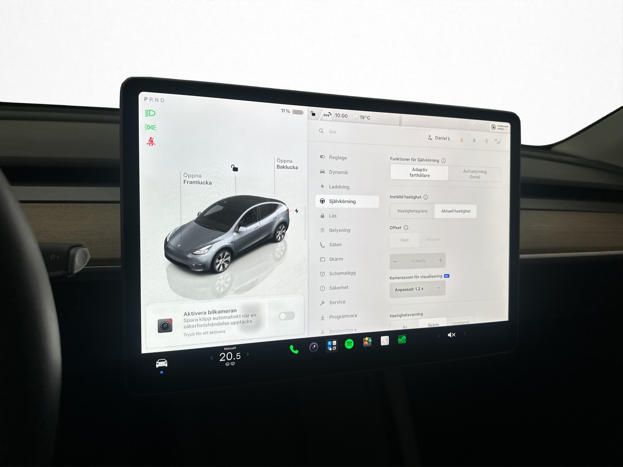 Tesla Model Y 2023 - miniatyr 19