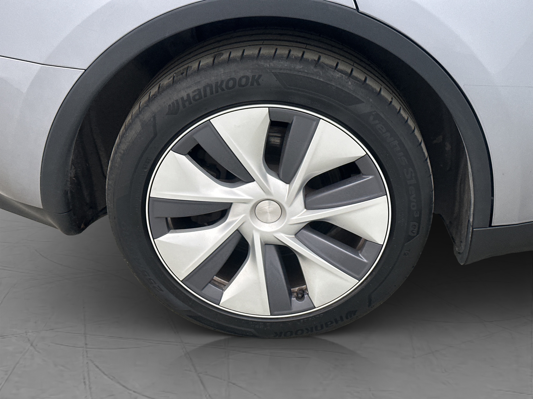 Tesla Model Y 2023 - miniatyr 32
