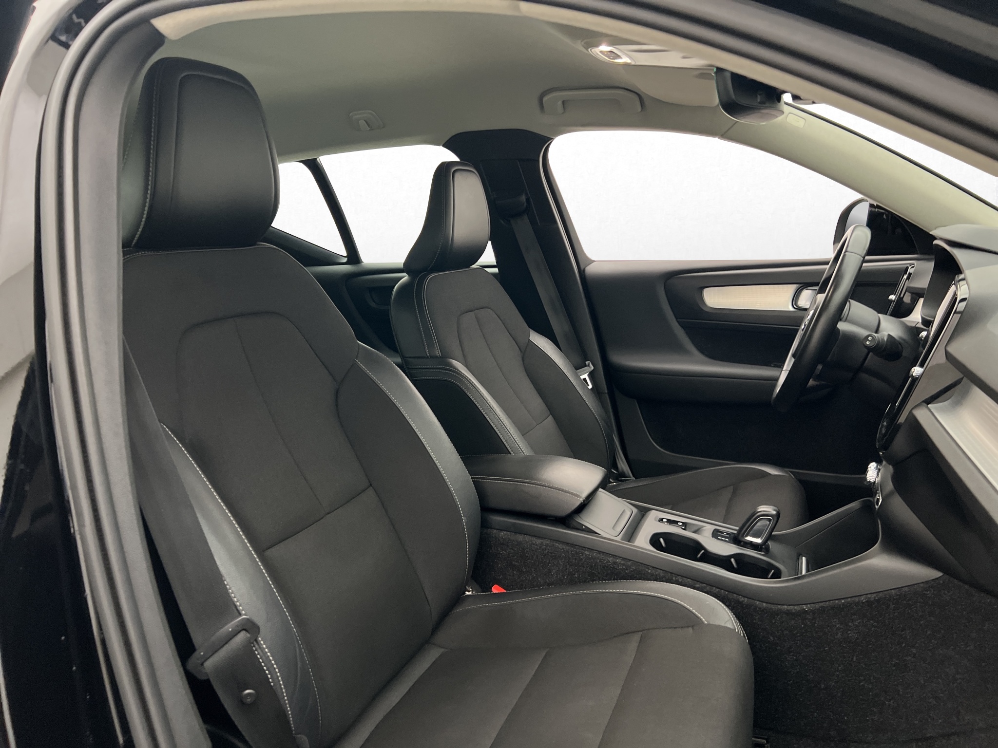 Volvo XC40 2019 - miniatyr 24