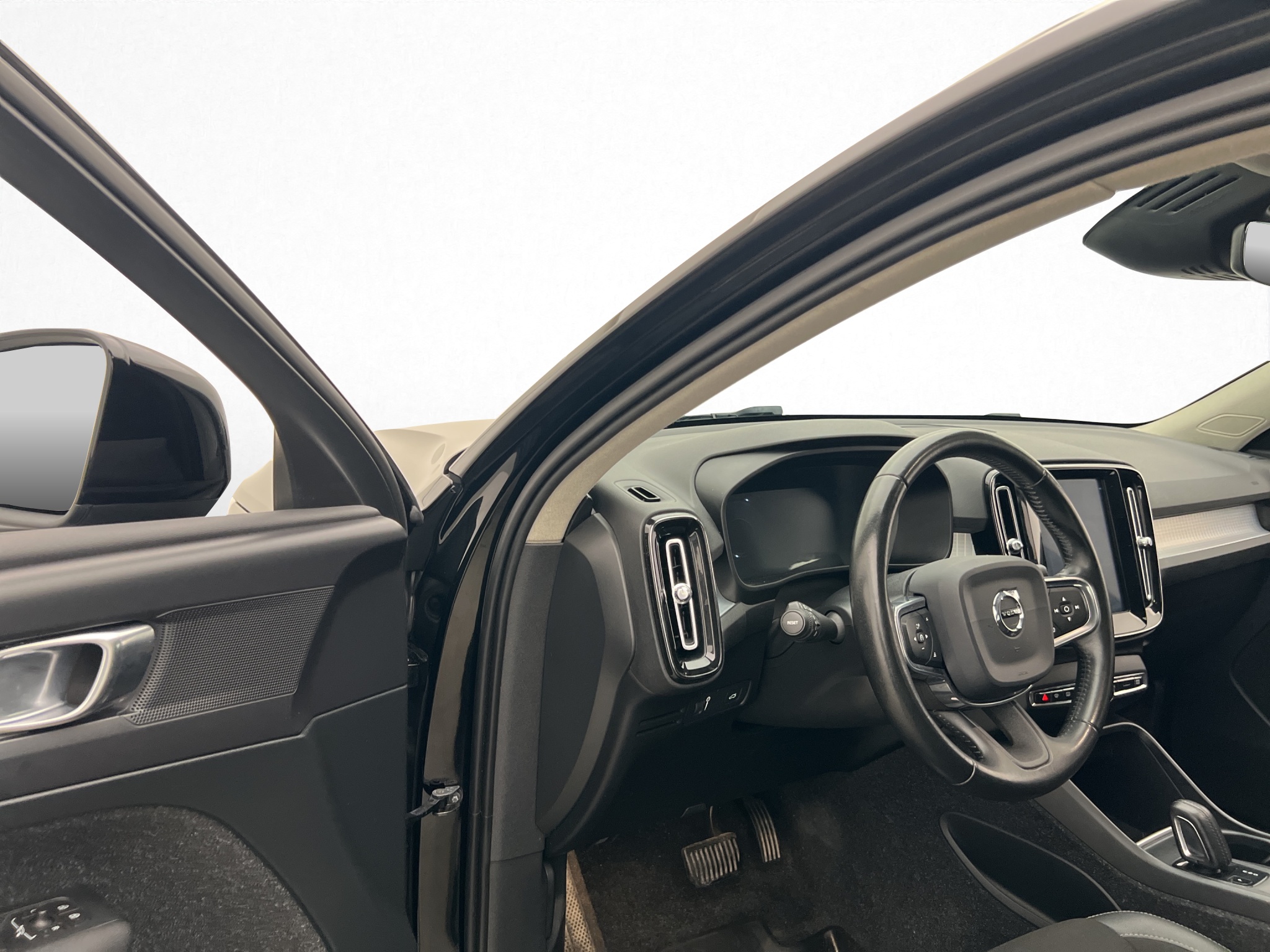 Volvo XC40 2019 - miniatyr 4