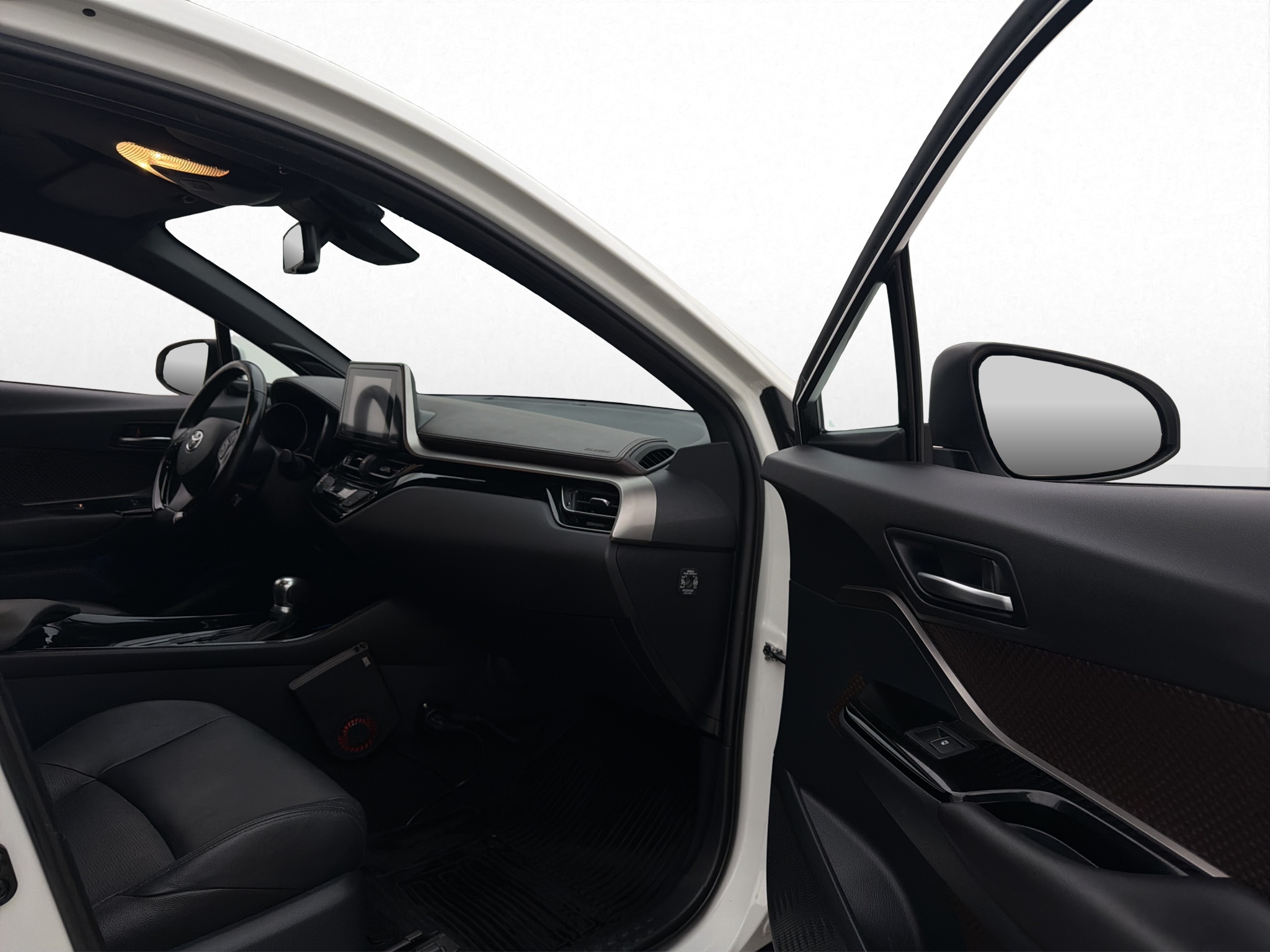 Toyota C-HR 2017 - miniatyr 26
