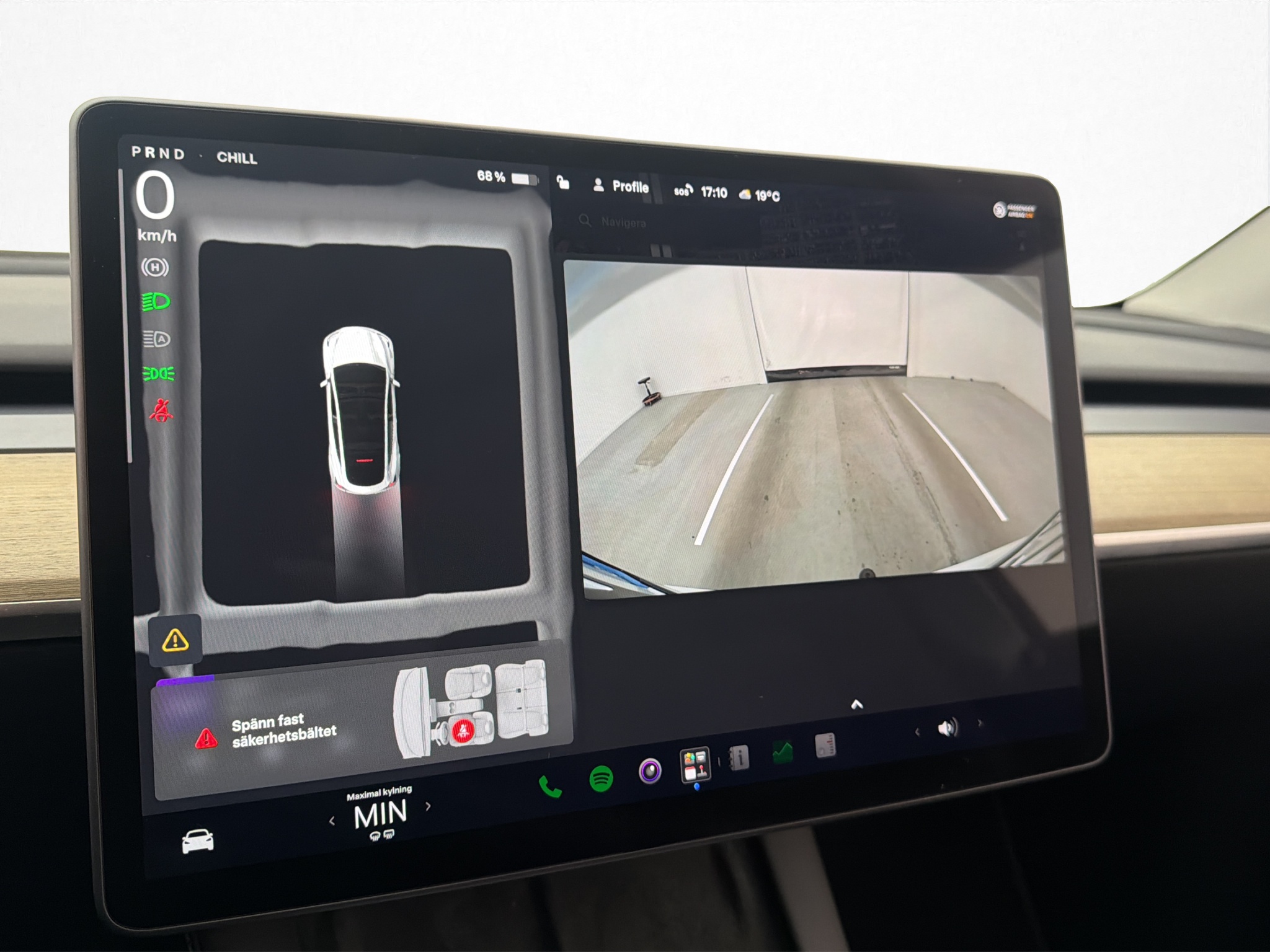 Tesla Model Y 2023 - miniatyr 18