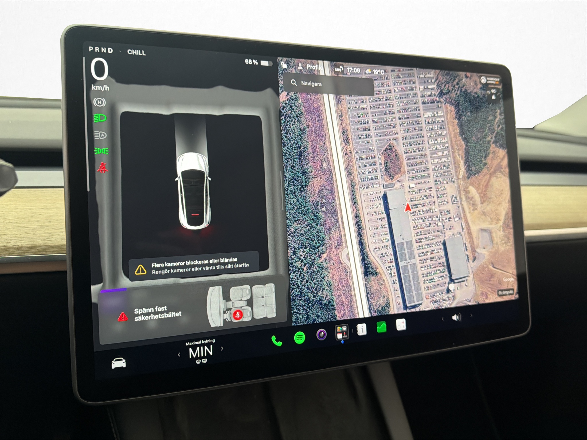 Tesla Model Y 2023 - miniatyr 19
