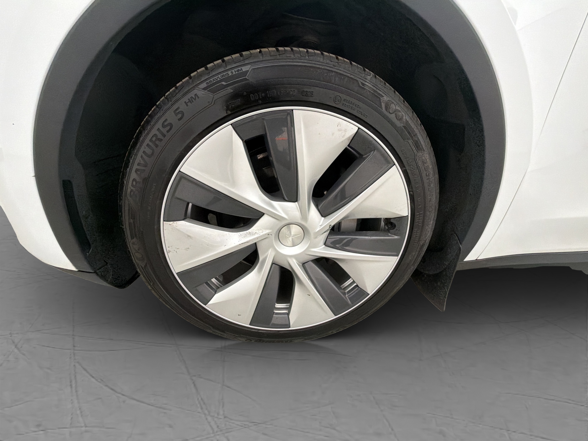 Tesla Model Y 2023 - miniatyr 31