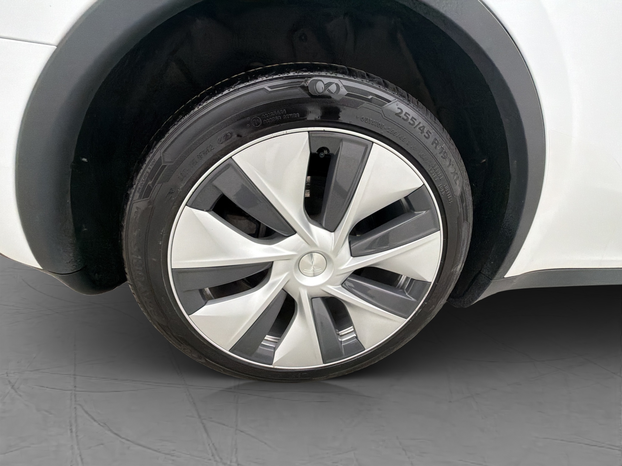 Tesla Model Y 2023 - miniatyr 33