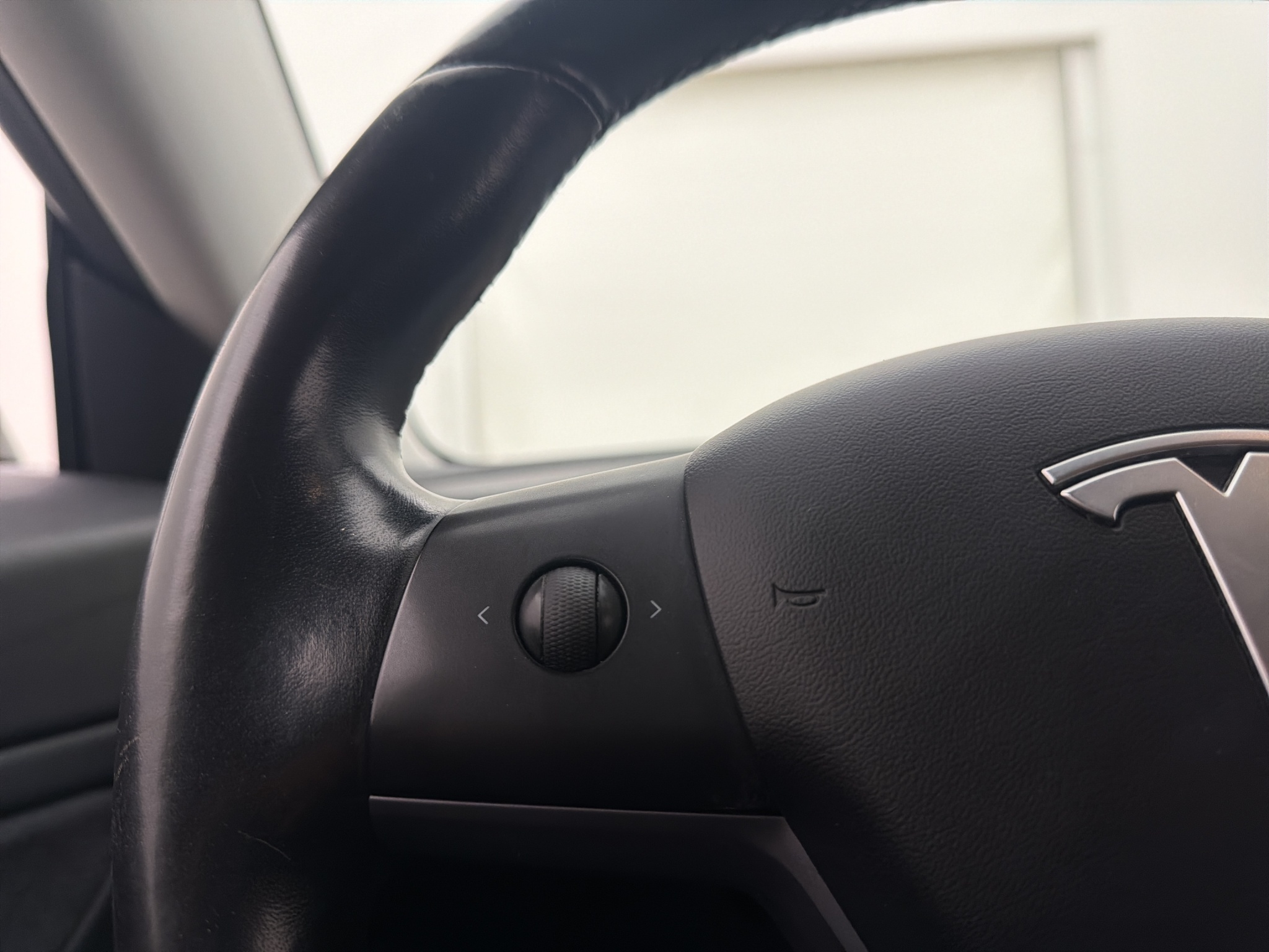 Tesla Model 3 2019 - miniatyr 12