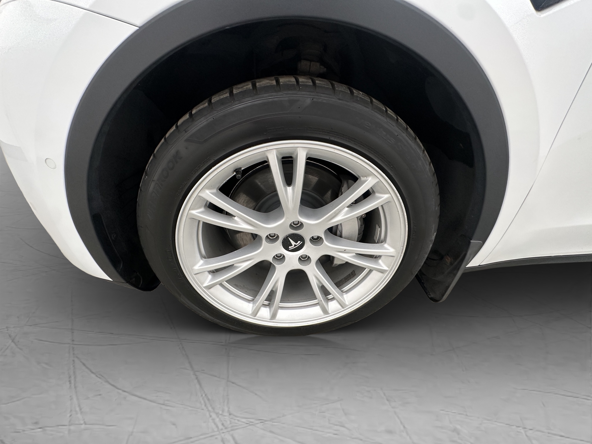 Tesla Model Y 2021 - miniatyr 27