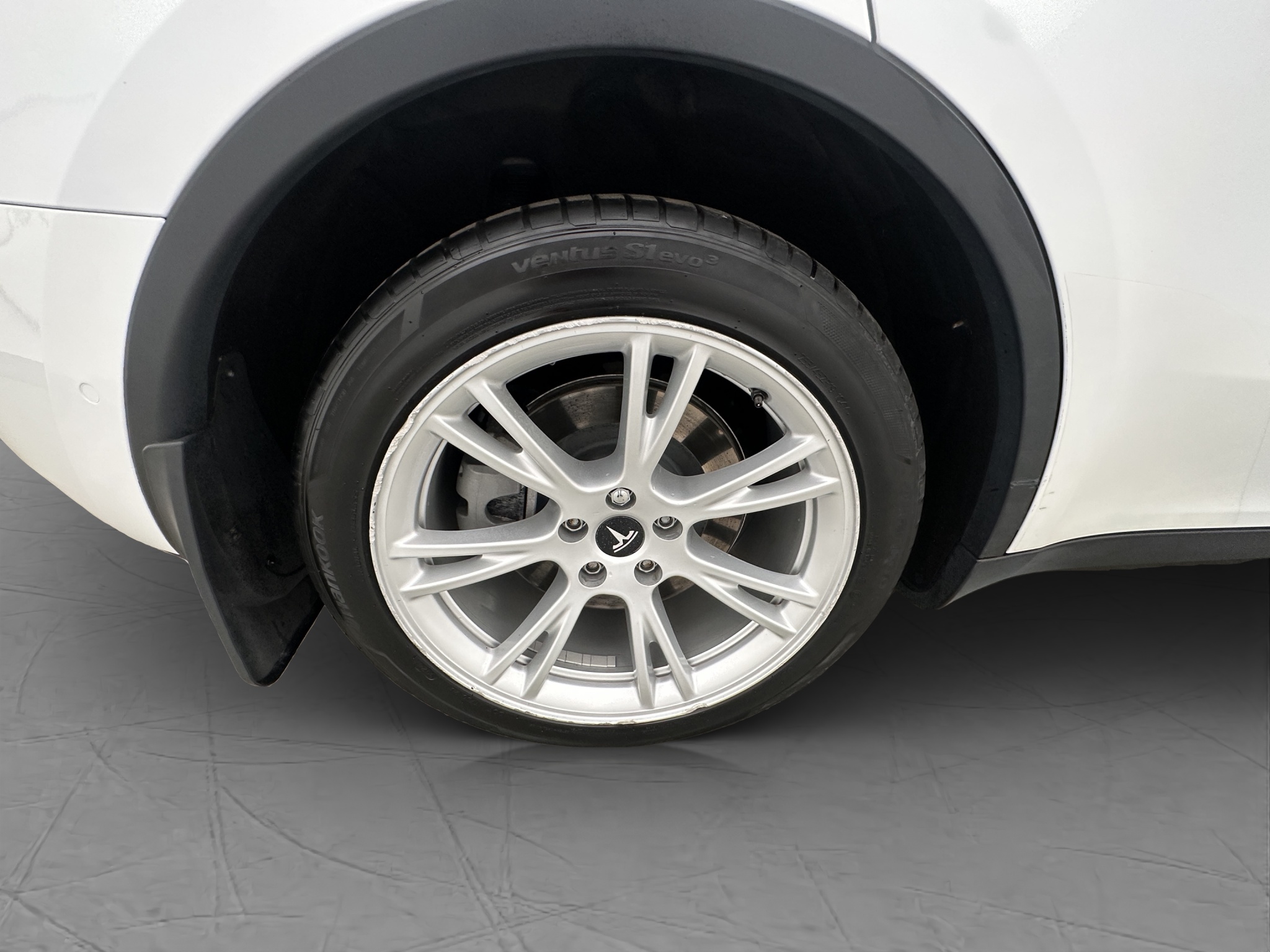 Tesla Model Y 2021 - miniatyr 29