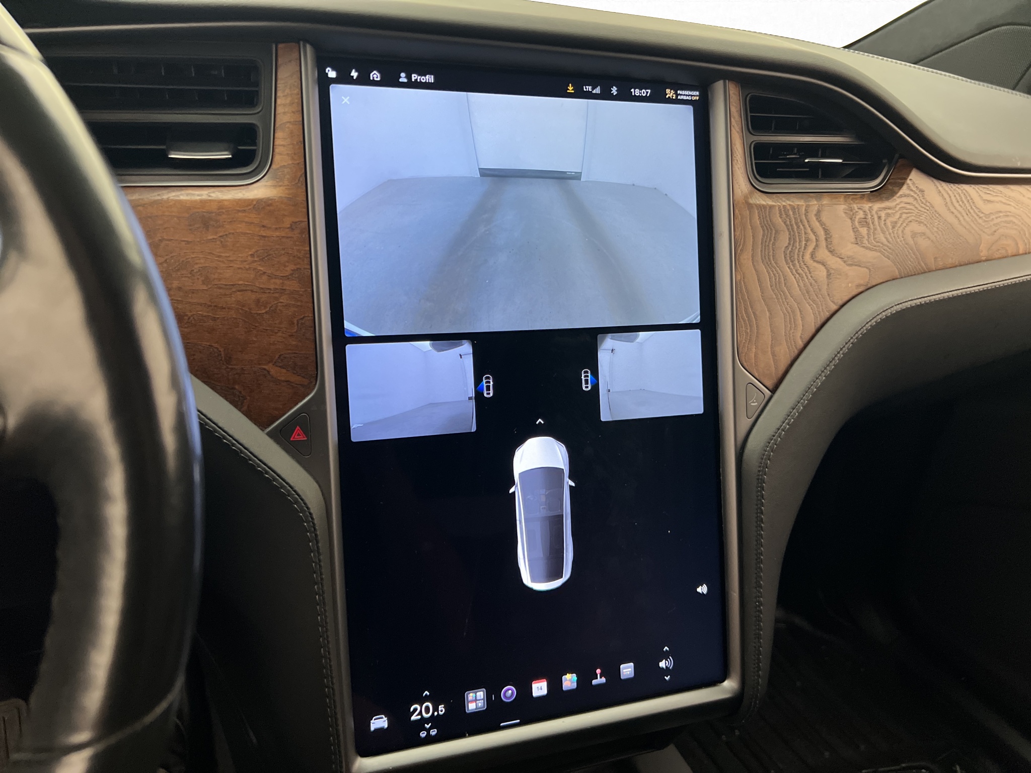 Tesla Model X 2020 - miniatyr 19