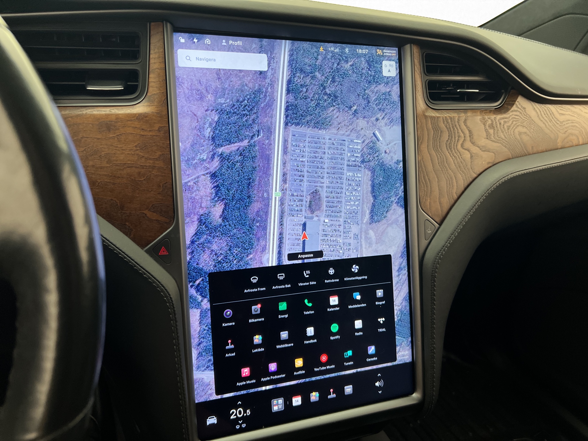 Tesla Model X 2020 - miniatyr 21