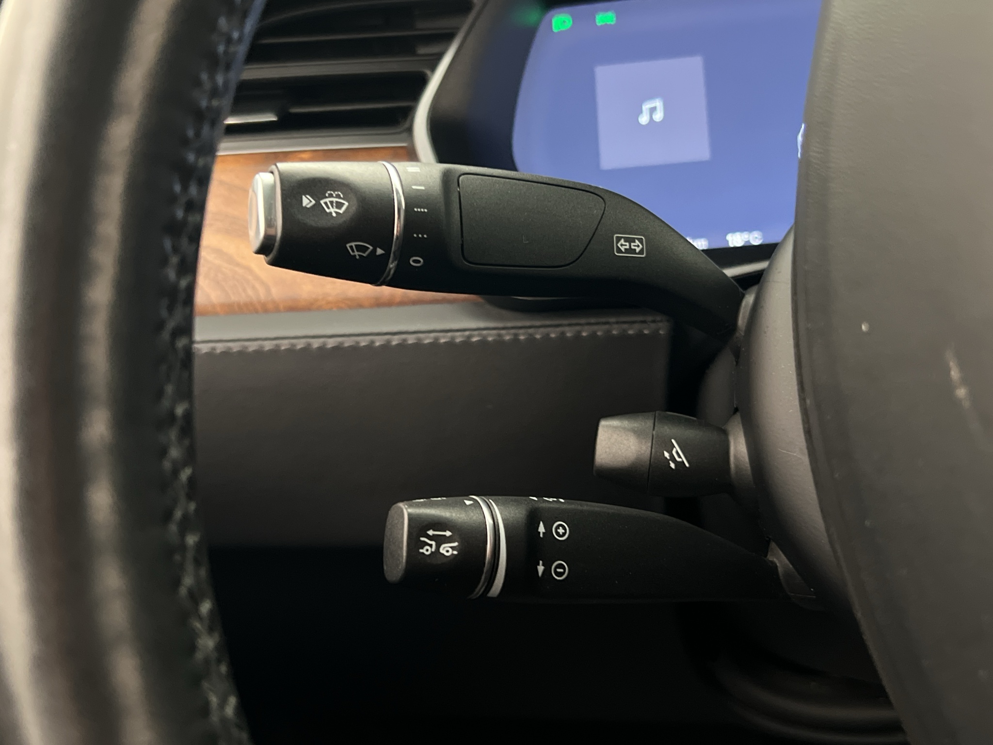 Tesla Model X 2020 - miniatyr 27