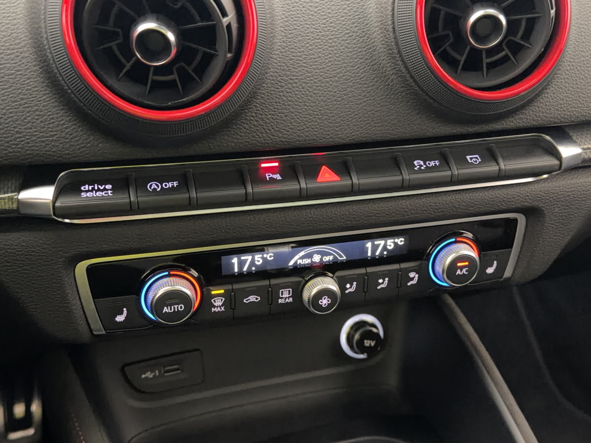 Audi RS3 2020 - miniatyr 25