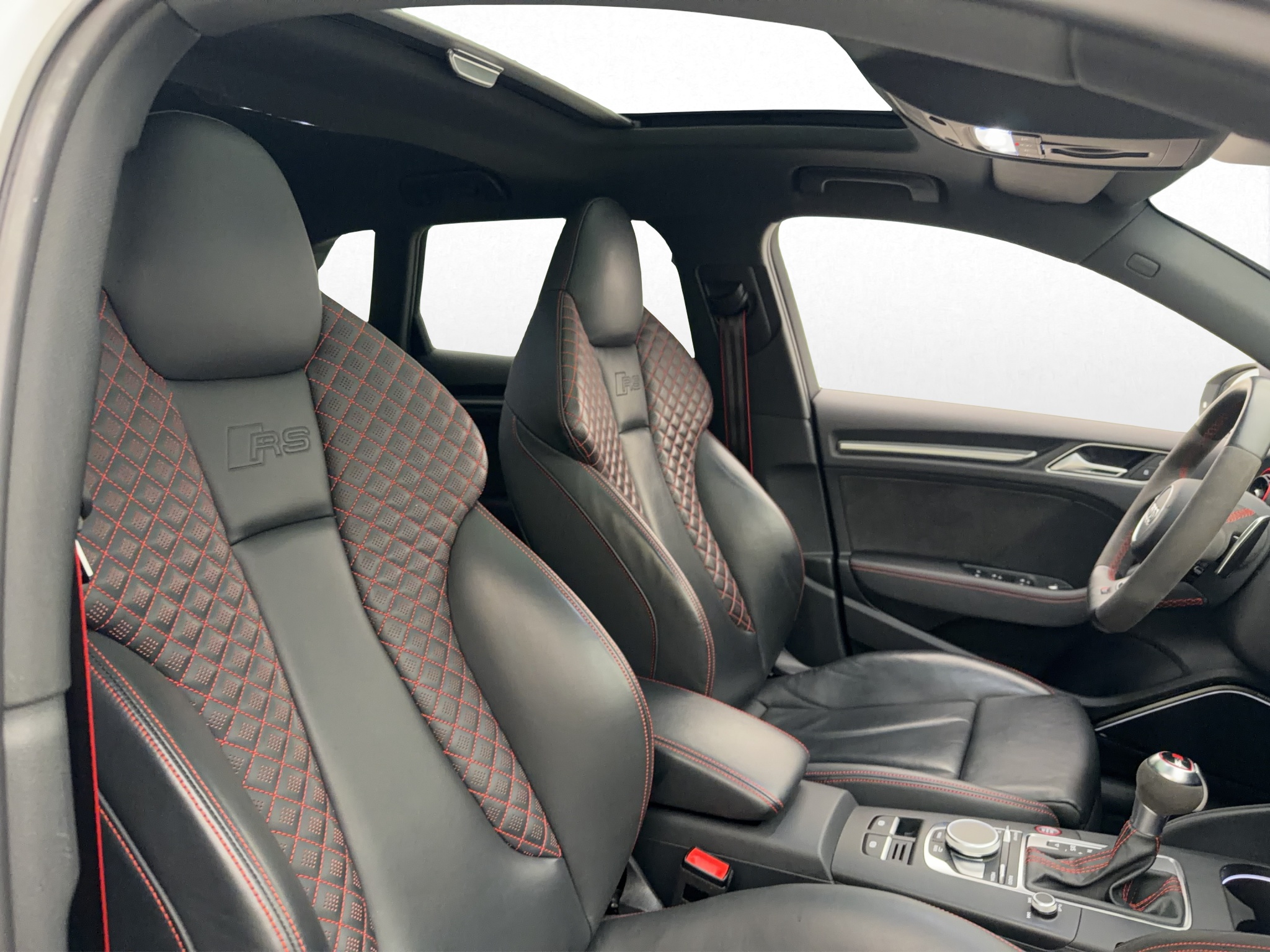 Audi RS3 2020 - miniatyr 27