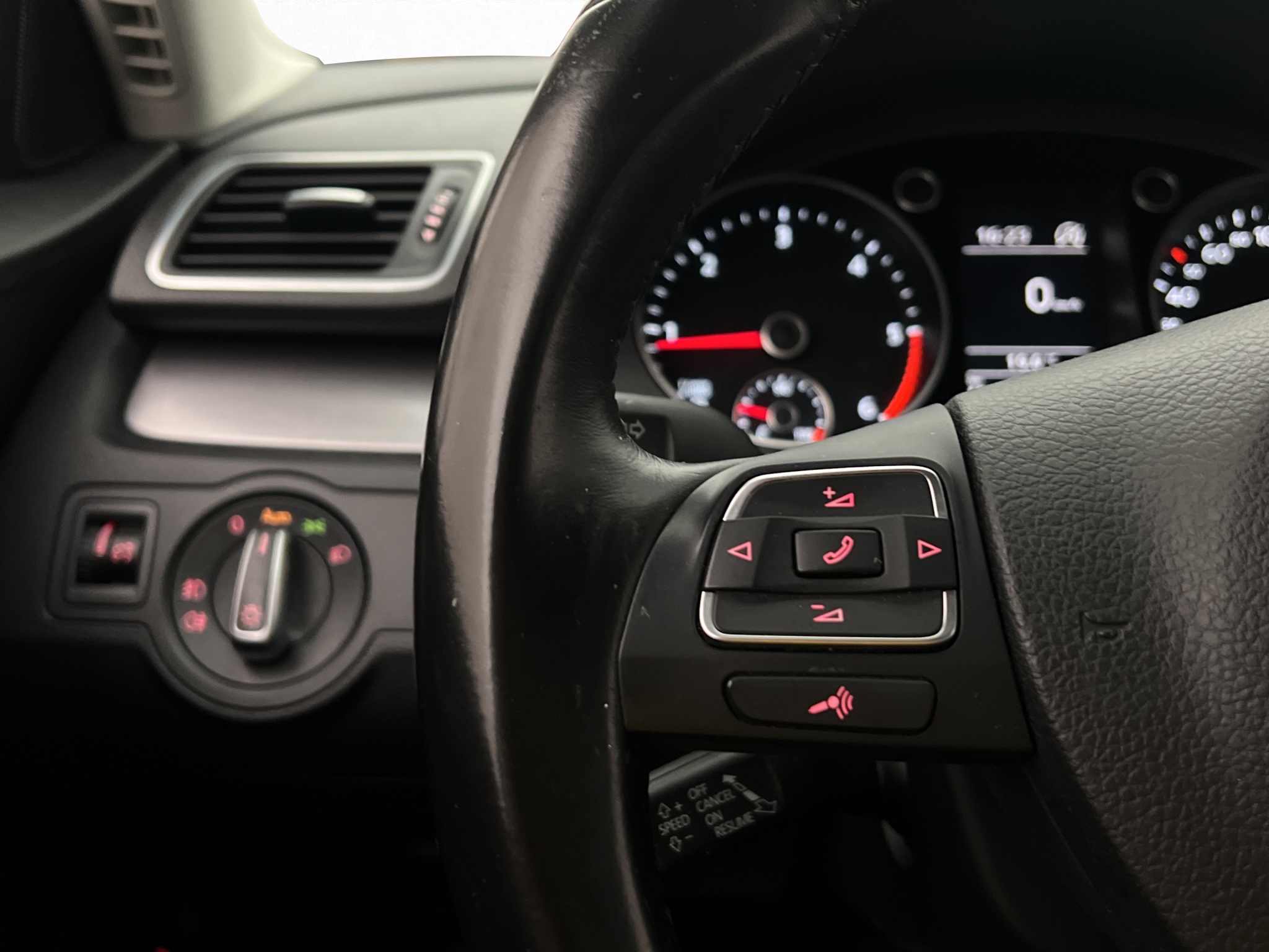 Volkswagen Passat 2014 - miniatyr 16
