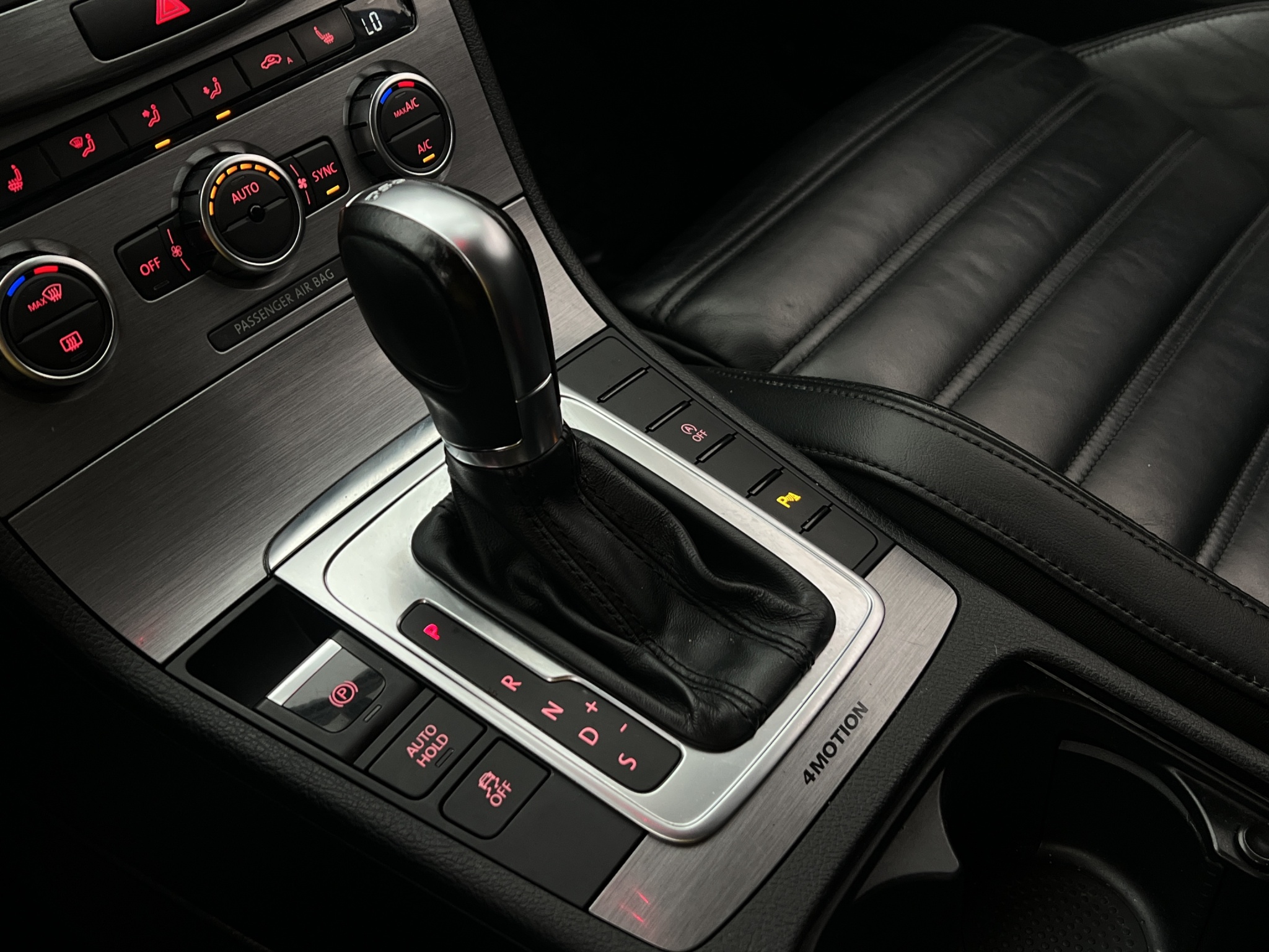 Volkswagen Passat 2014 - miniatyr 23