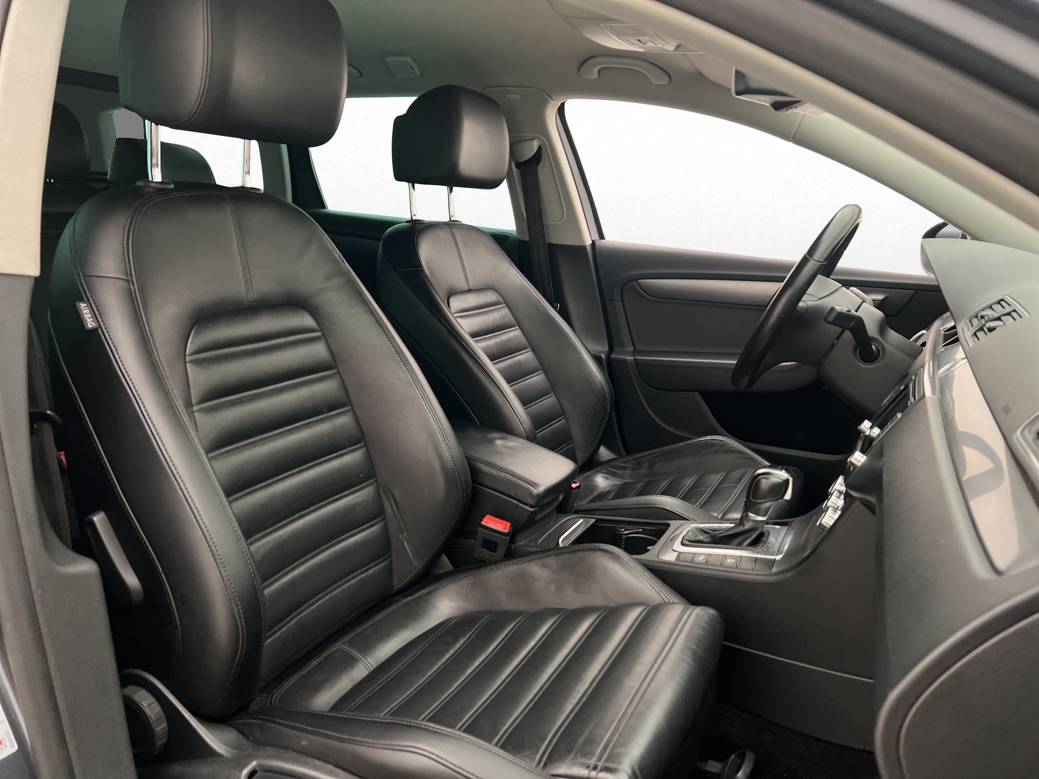 Volkswagen Passat 2014 - miniatyr 24