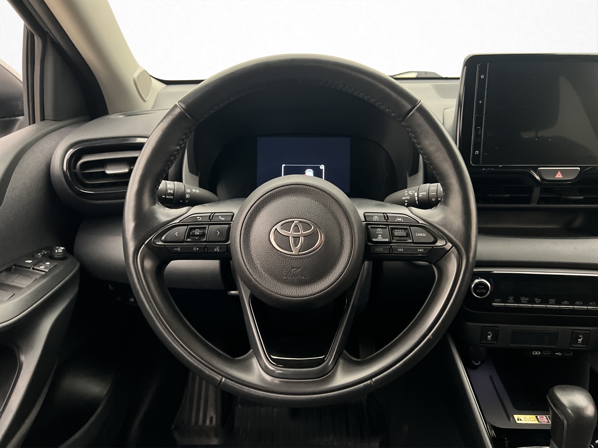 Toyota Yaris 2024 - miniatyr 8