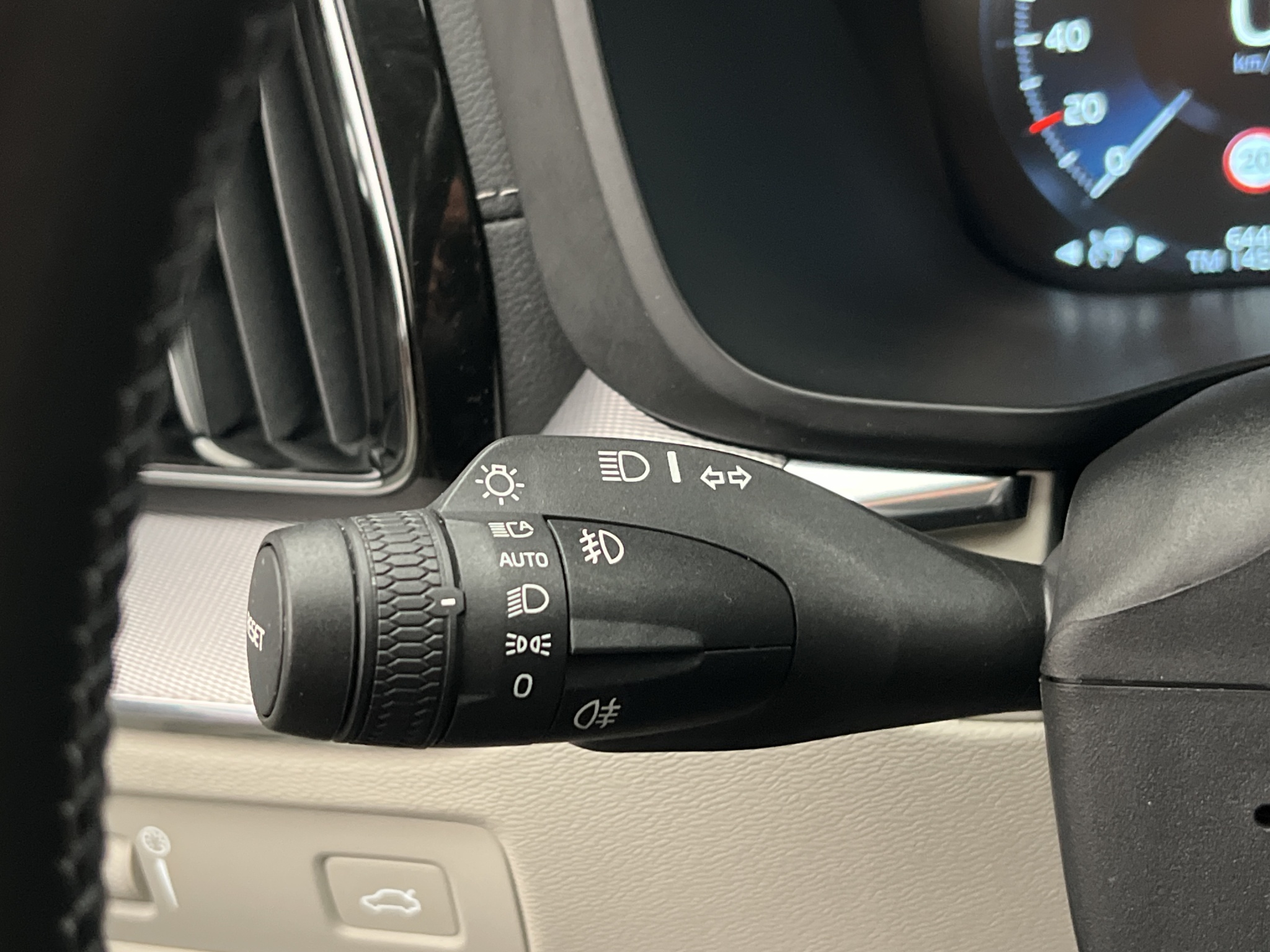 Volvo XC60 2018 - miniatyr 17