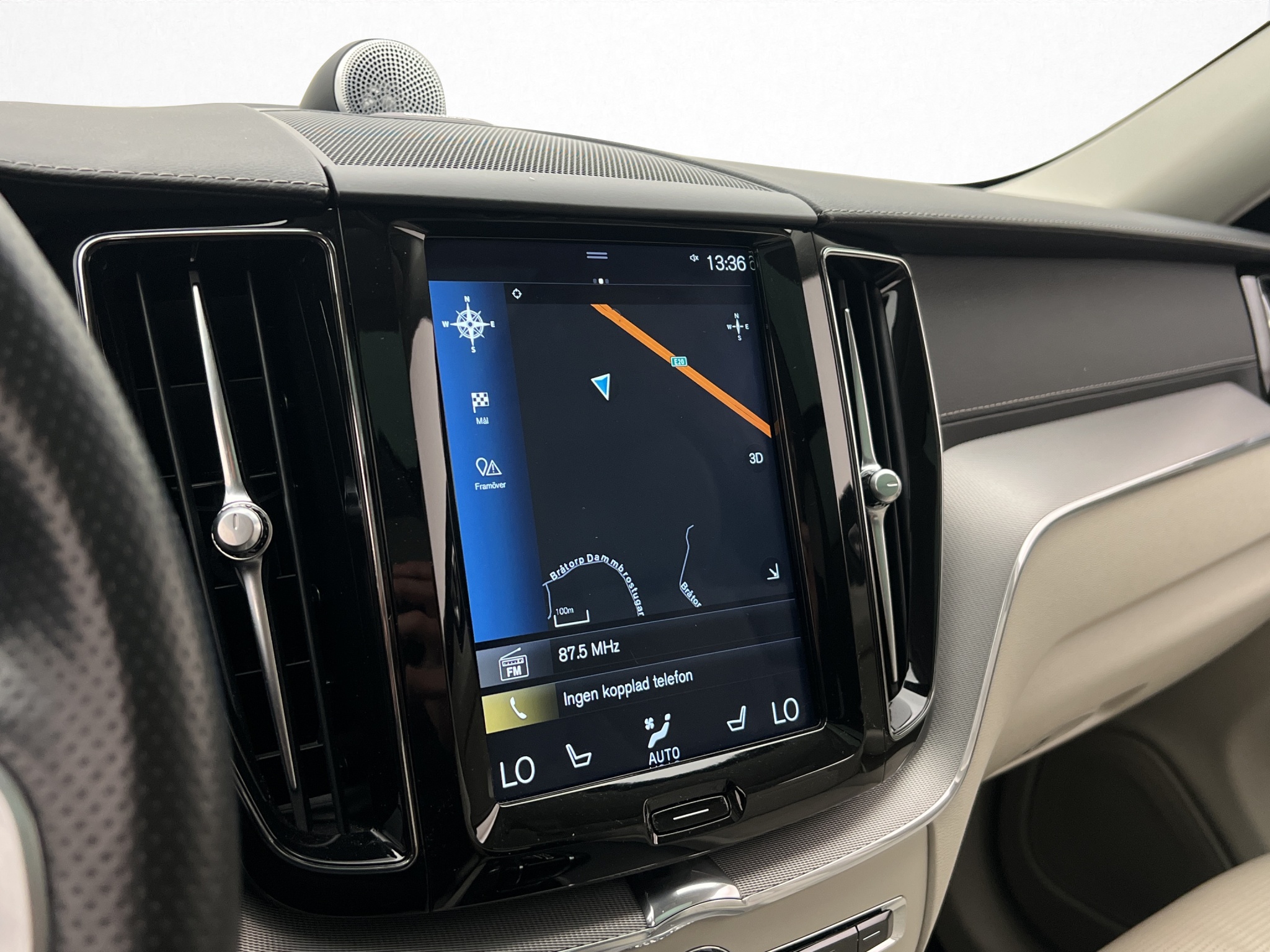Volvo XC60 2018 - miniatyr 26