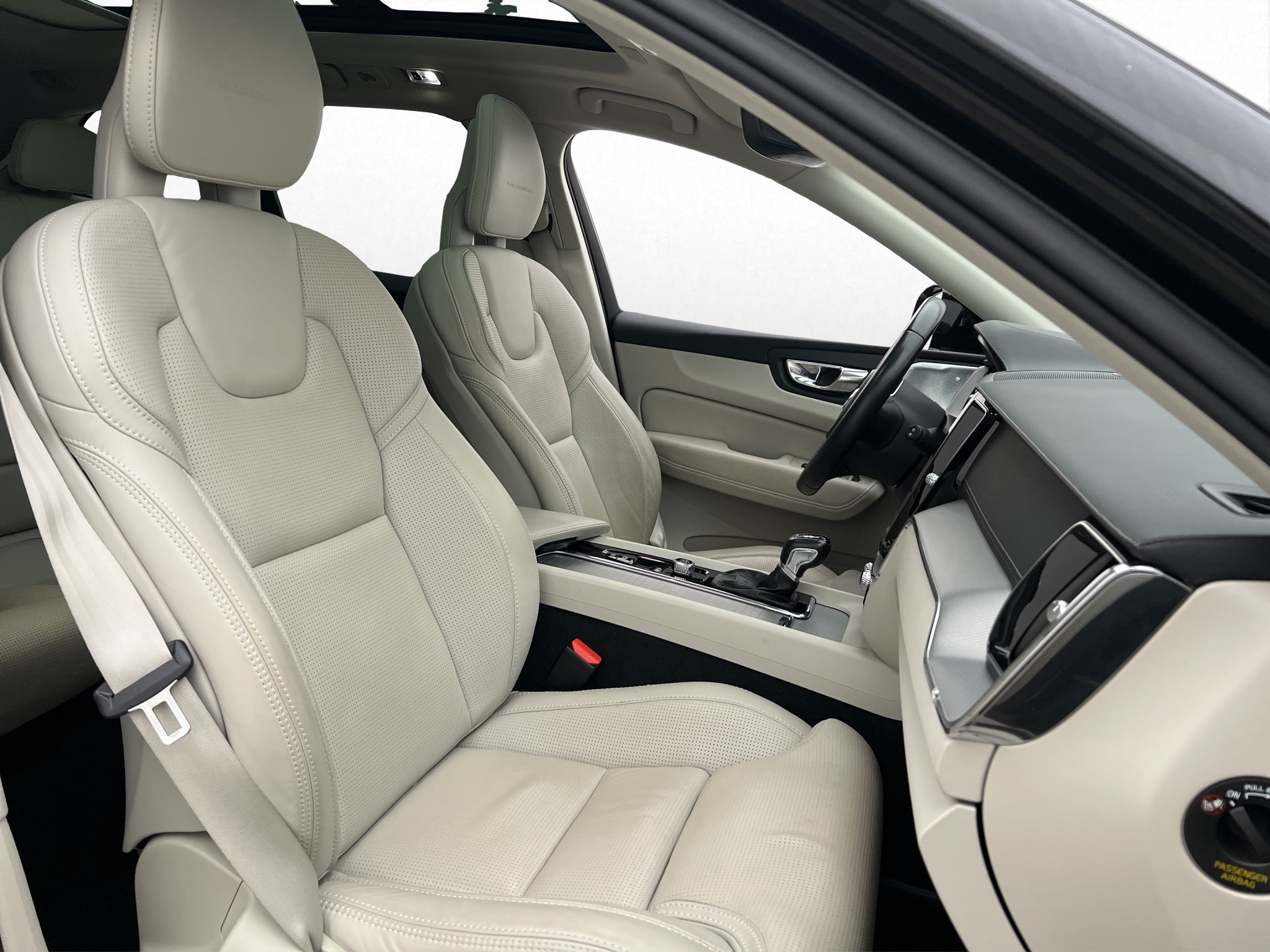 Volvo XC60 2018 - miniatyr 31