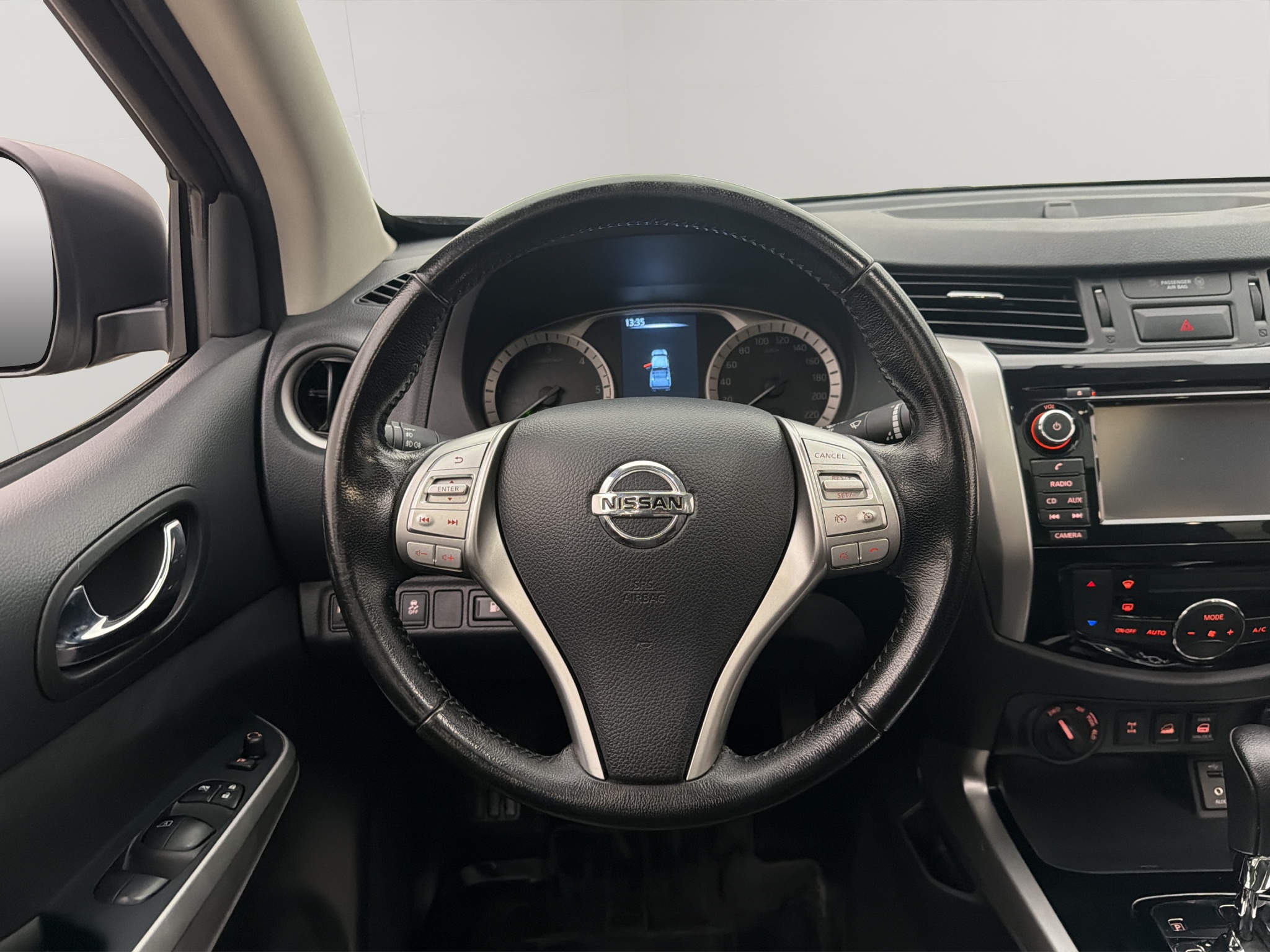 Nissan Navara 2019 - miniatyr 19