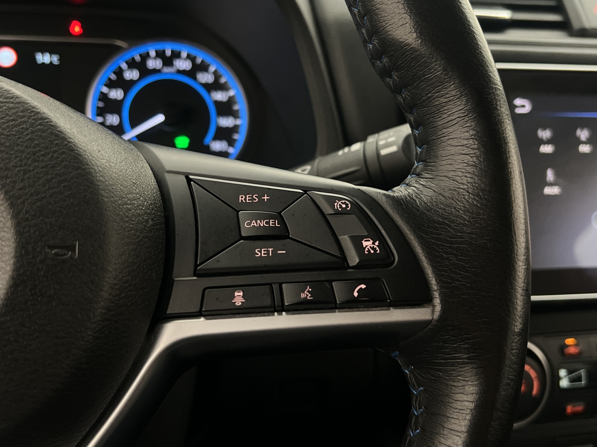 Nissan Leaf 2023 - miniatyr 17