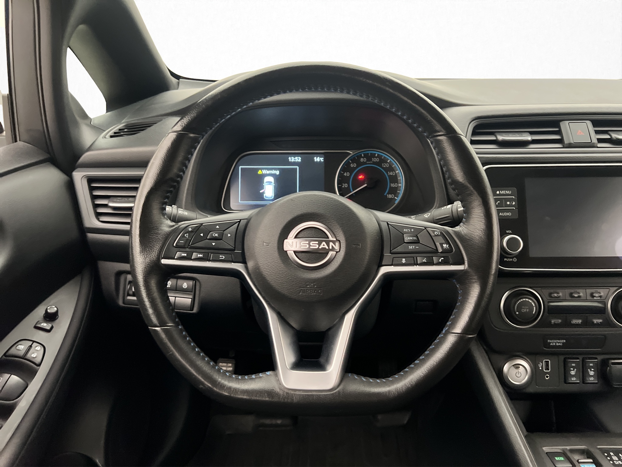 Nissan Leaf 2023 - miniatyr 10
