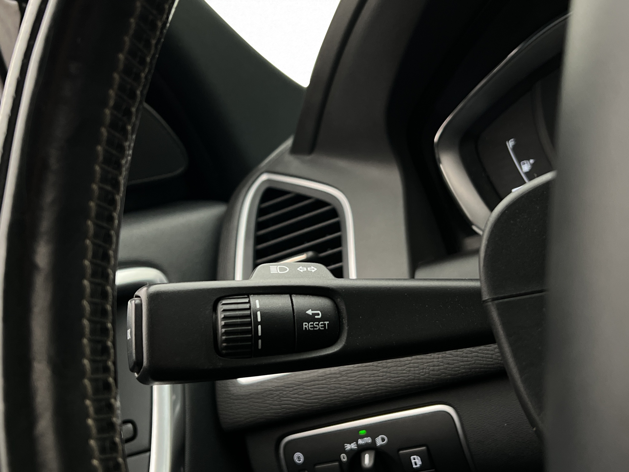 Volvo XC60 2017 - miniatyr 14