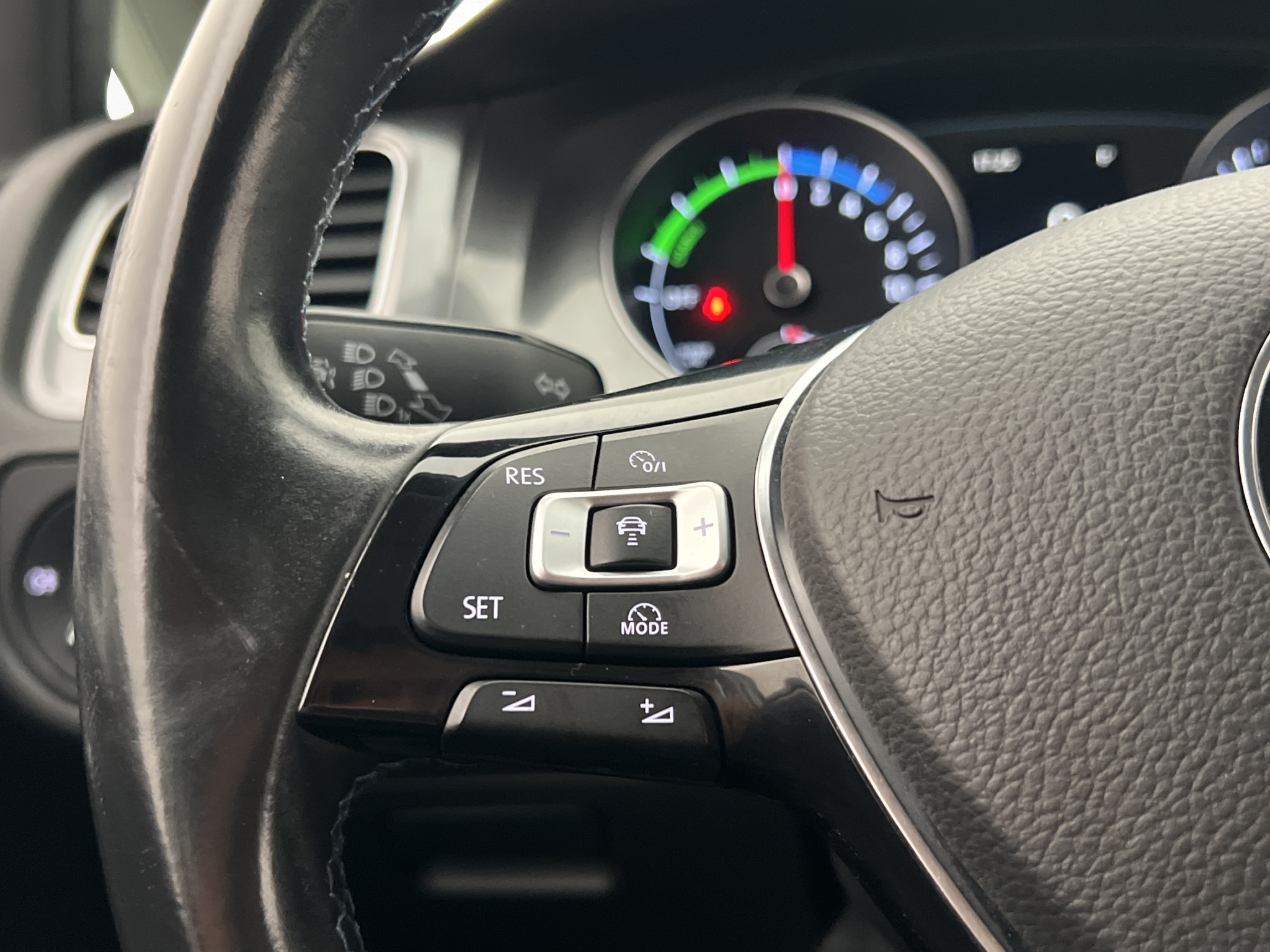 Volkswagen E-Golf 2016 - miniatyr 12