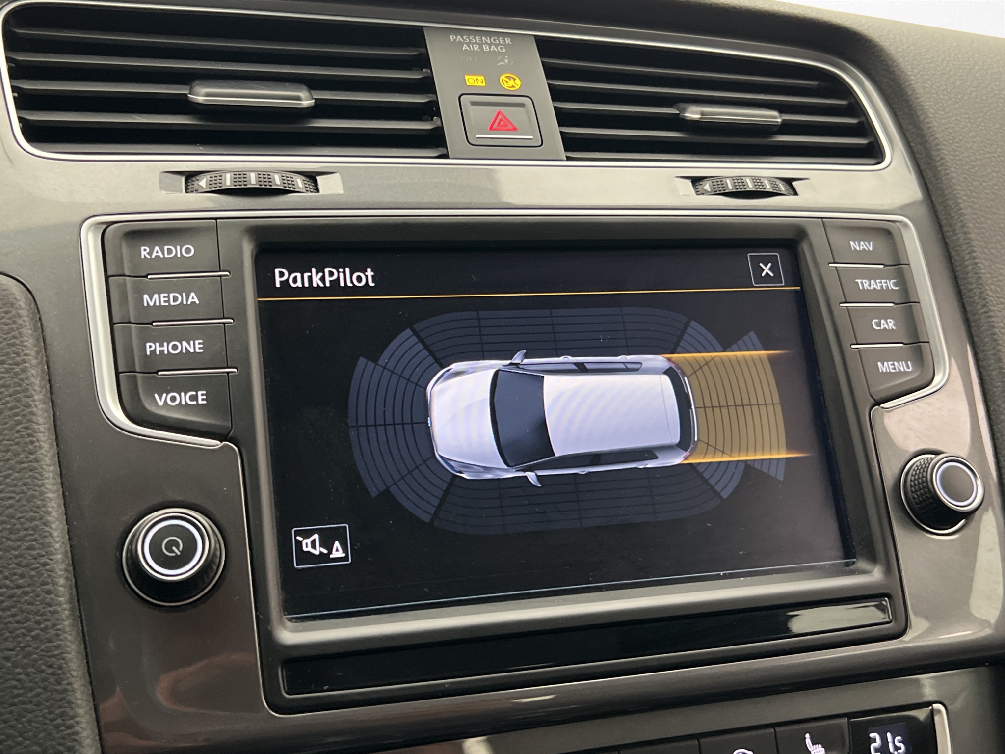 Volkswagen E-Golf 2016 - miniatyr 17