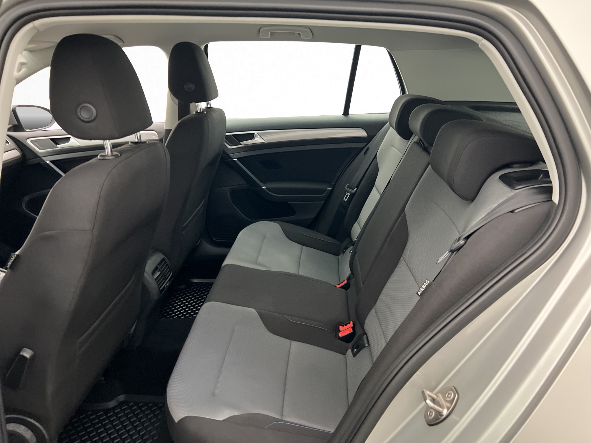 Volkswagen E-Golf 2016 - miniatyr 24