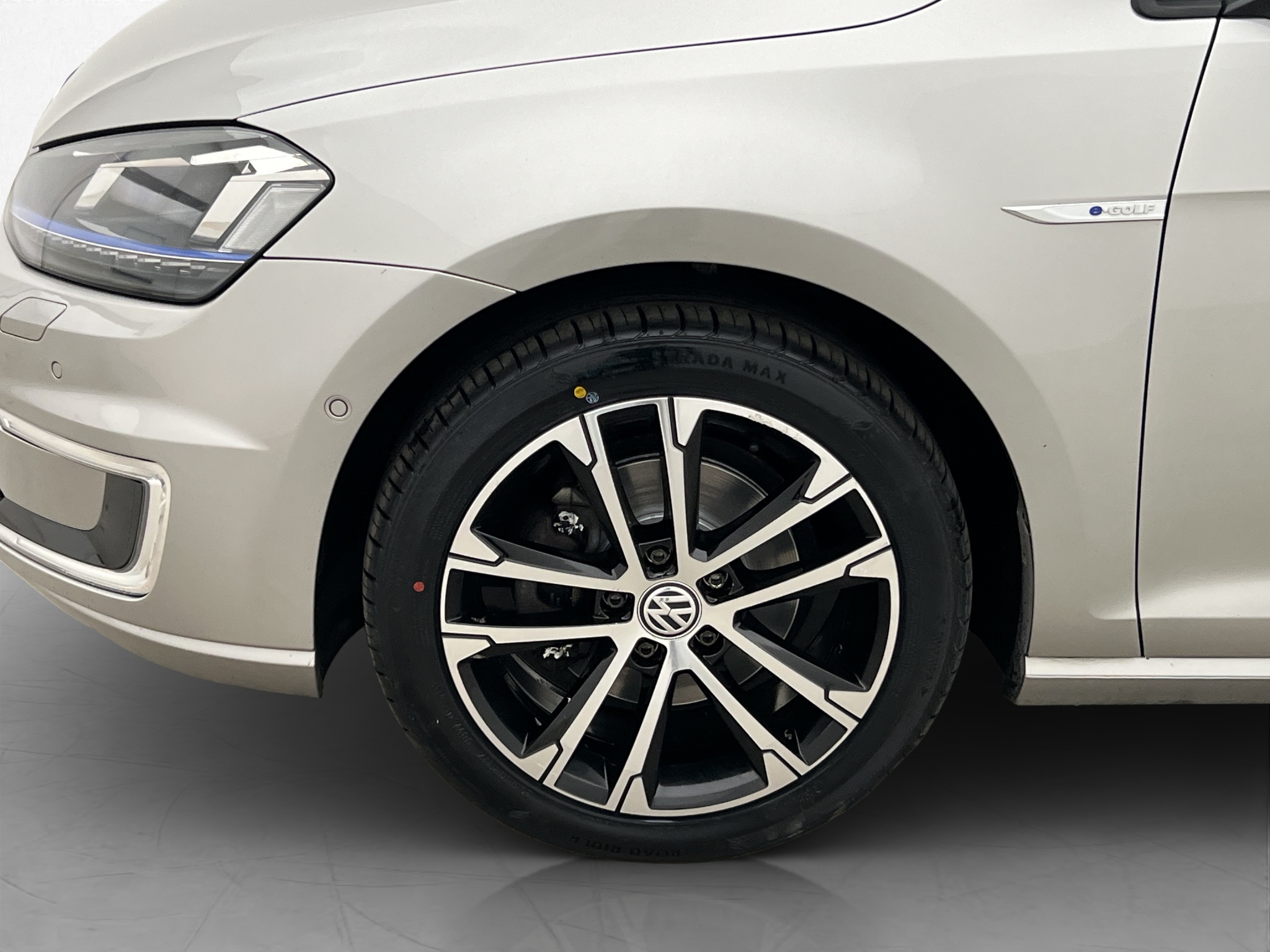 Volkswagen E-Golf 2016 - miniatyr 26