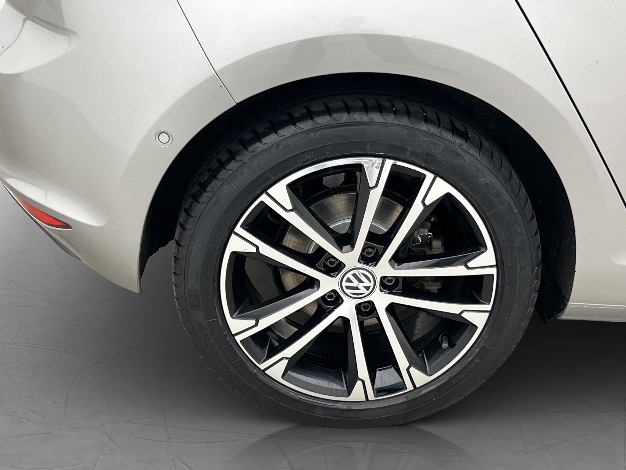Volkswagen E-Golf 2016 - miniatyr 28