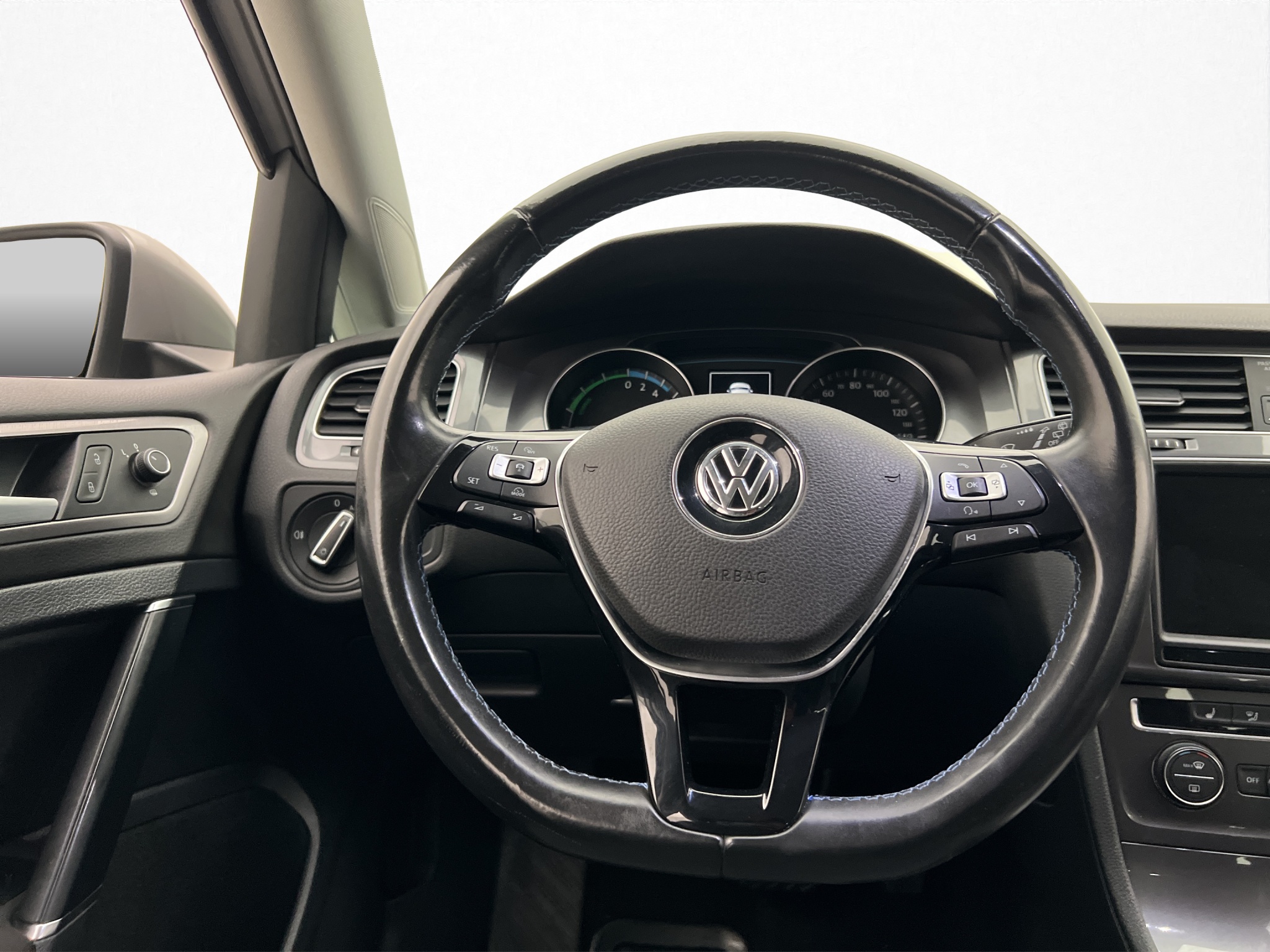 Volkswagen E-Golf 2016 - miniatyr 8