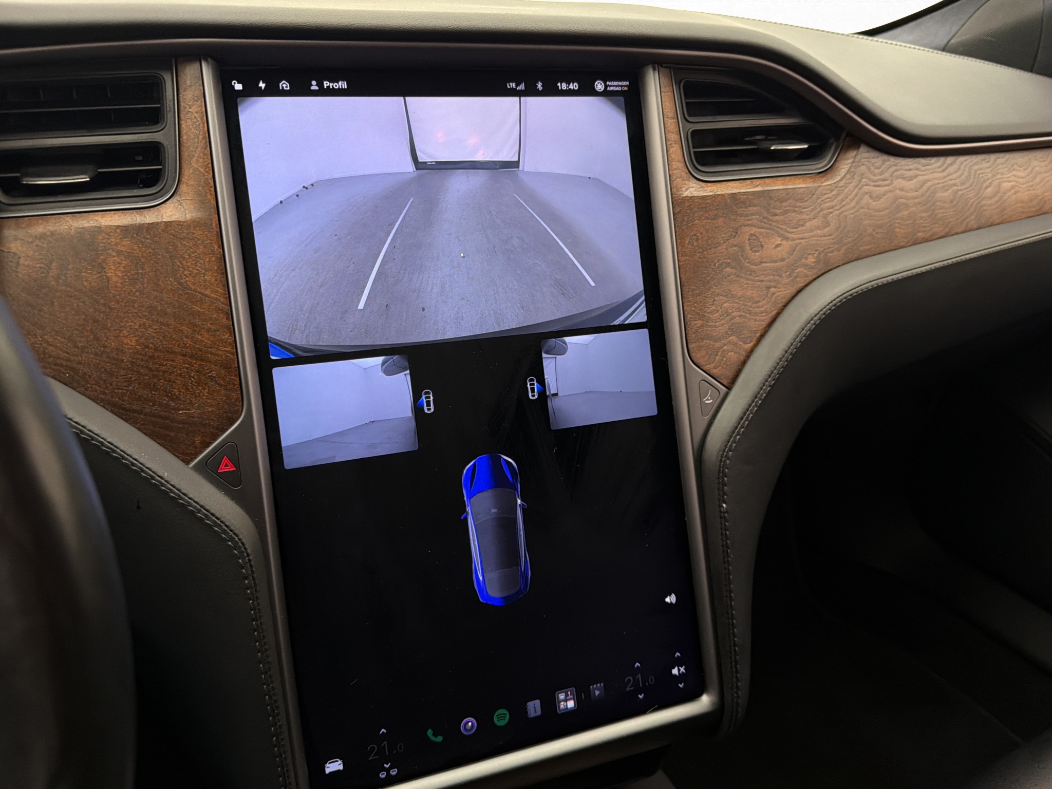 Tesla Model S 2019 - miniatyr 17