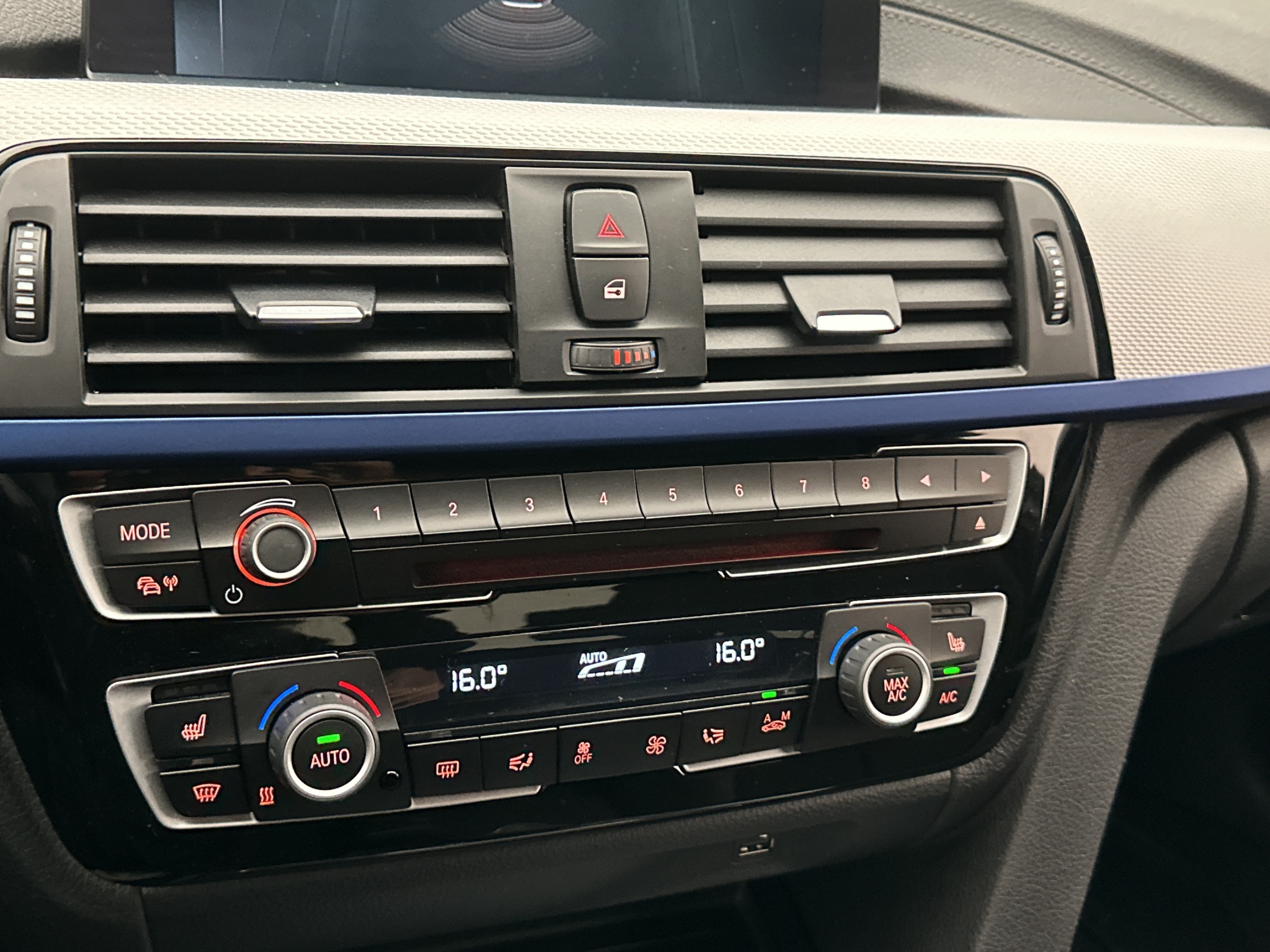 Bmw 330e 2018 - miniatyr 21