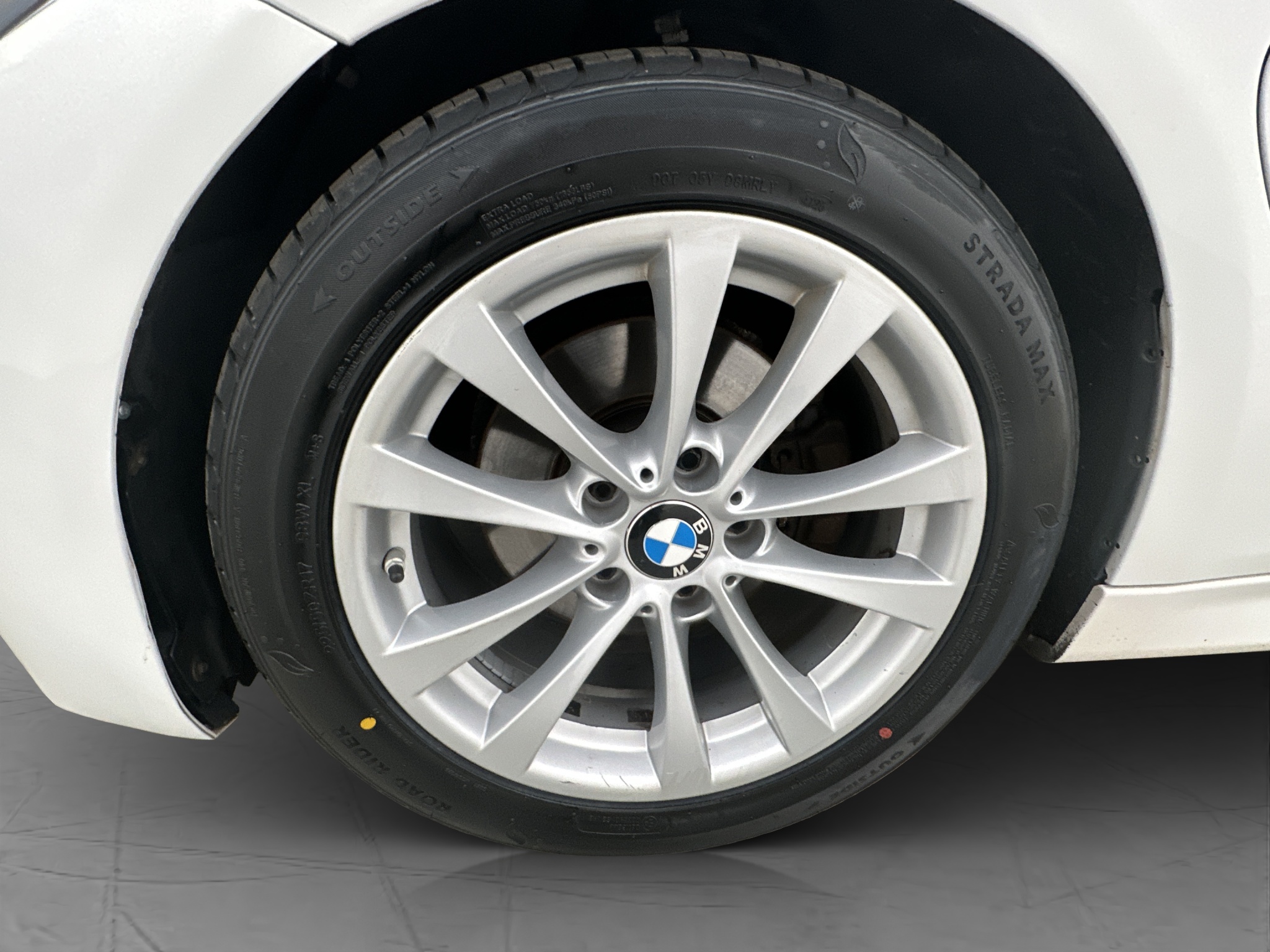 Bmw 330e 2018 - miniatyr 29