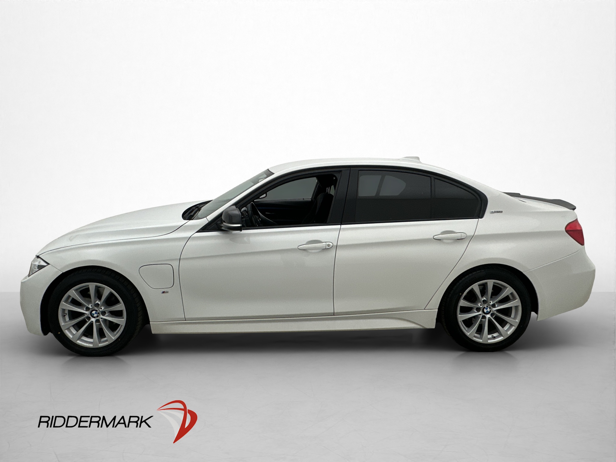 Bmw 330e 2018 - miniatyr 7