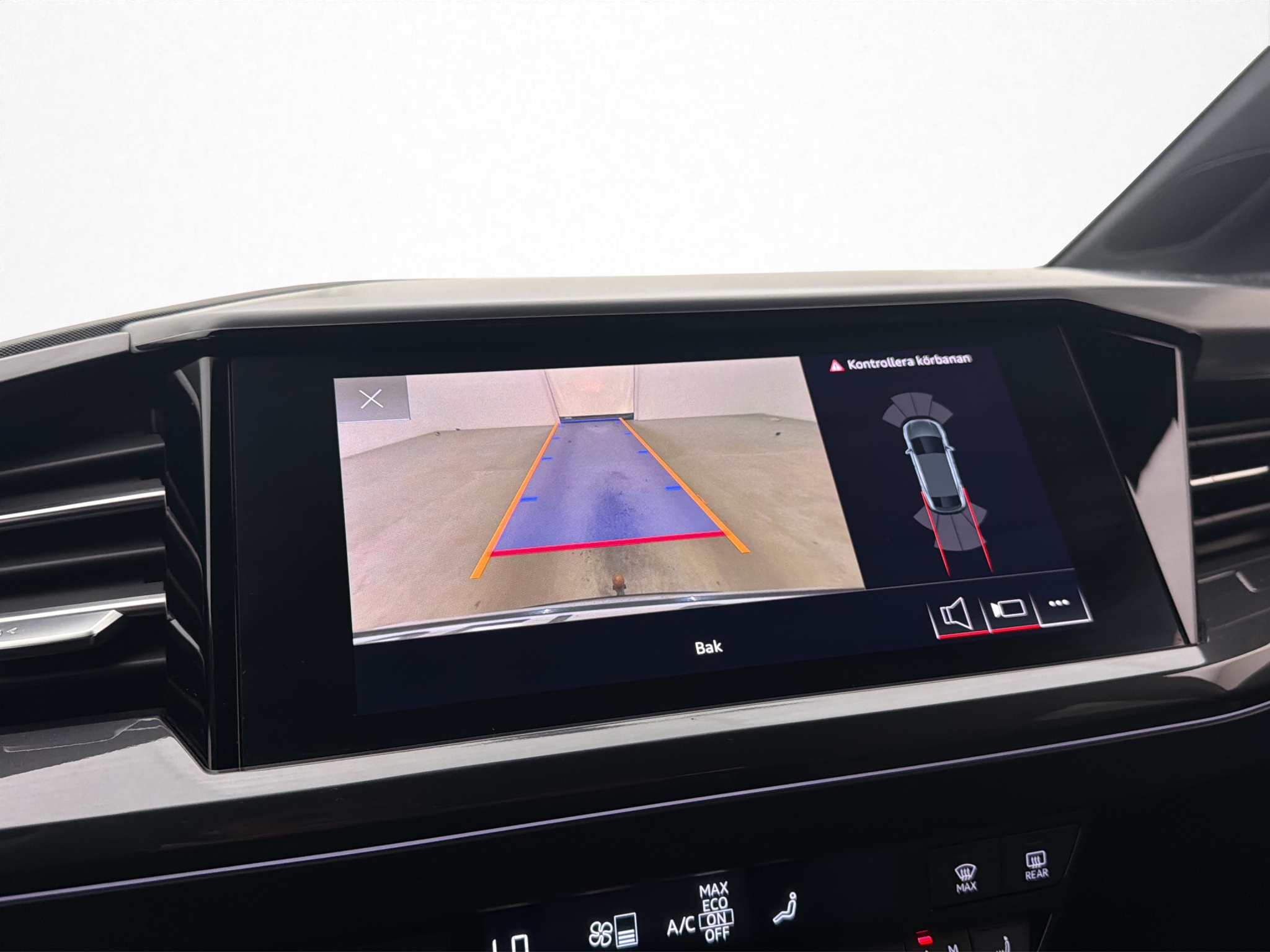 Audi Q4 E-Tron 2022 - miniatyr 18