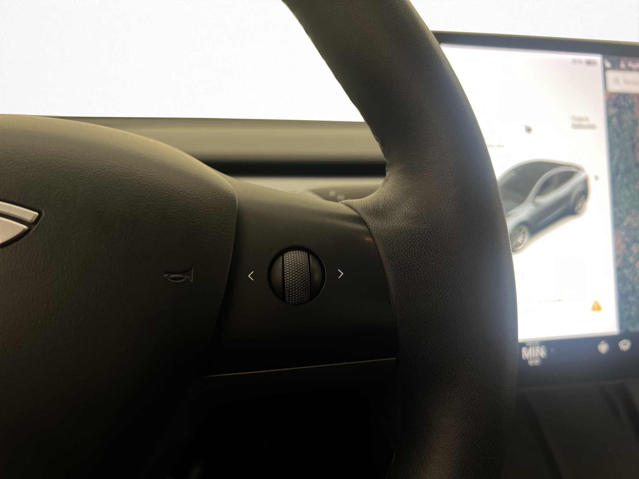 Tesla Model Y 2021 - miniatyr 25