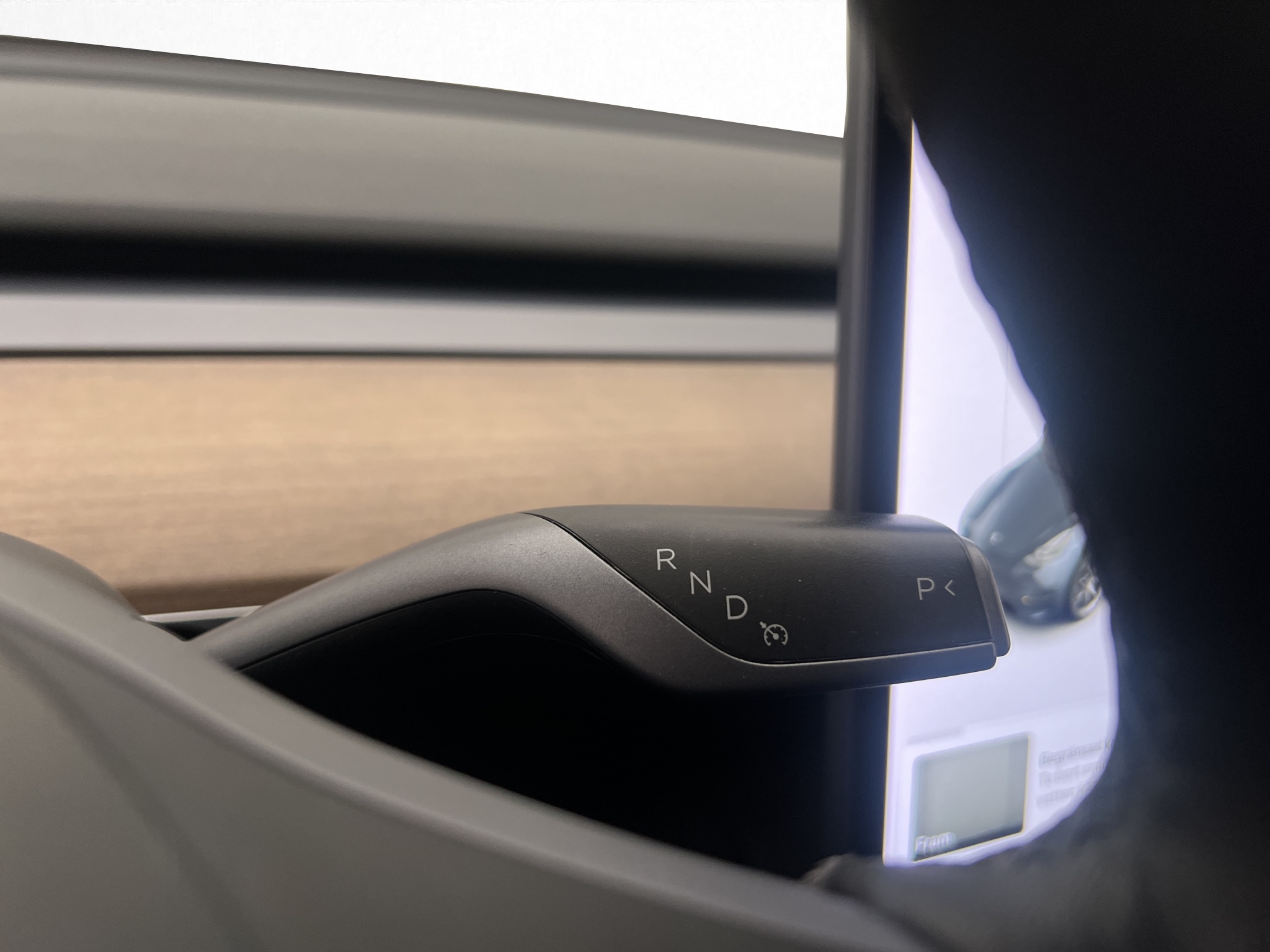 Tesla Model Y 2021 - miniatyr 35