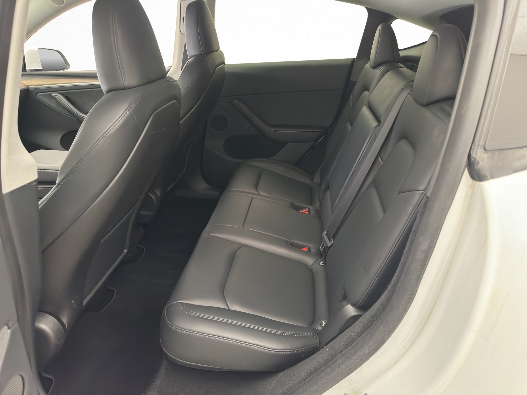 Tesla Model Y 2023 - miniatyr 27