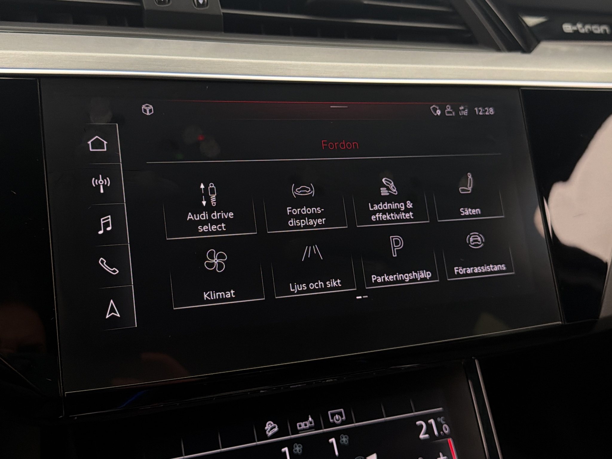 Audi E-Tron 2020 - miniatyr 25