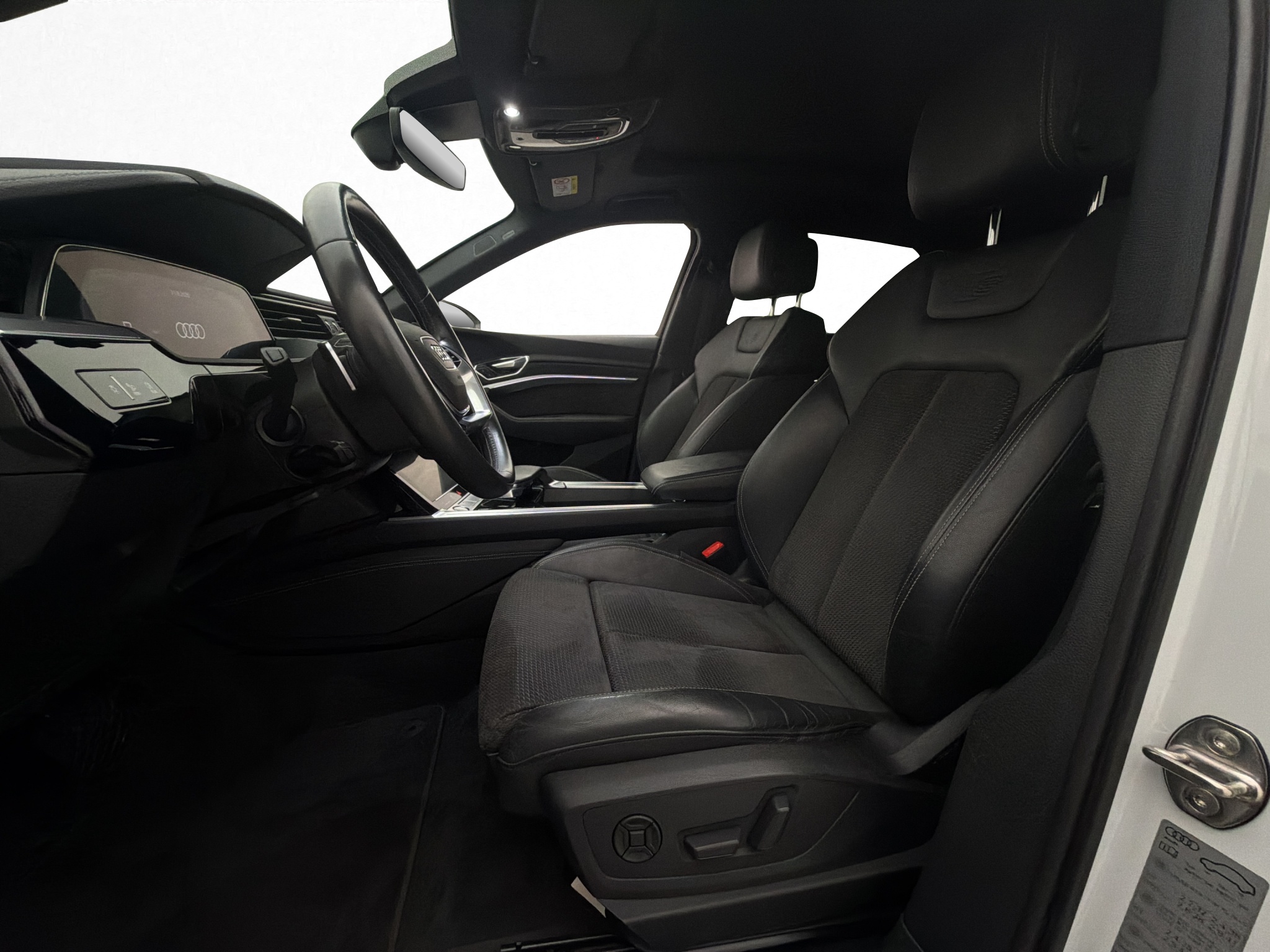 Audi E-Tron 2020 - miniatyr 8