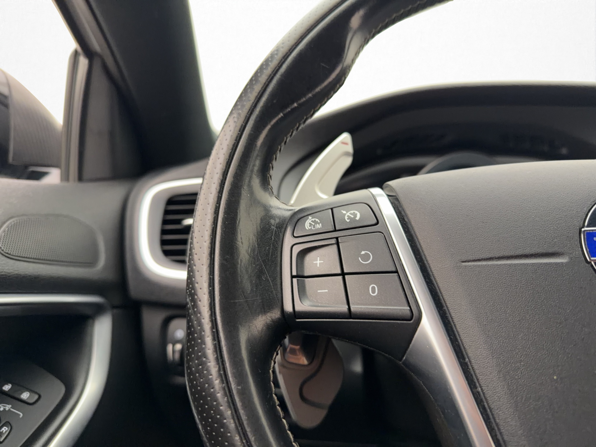 Volvo V40 2016 - miniatyr 14