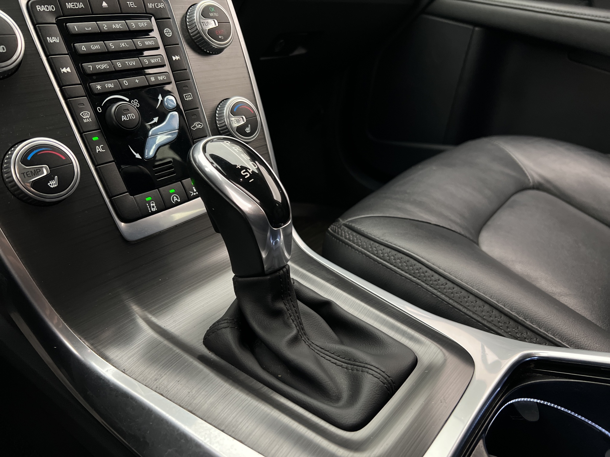Volvo XC70 2016 - miniatyr 23