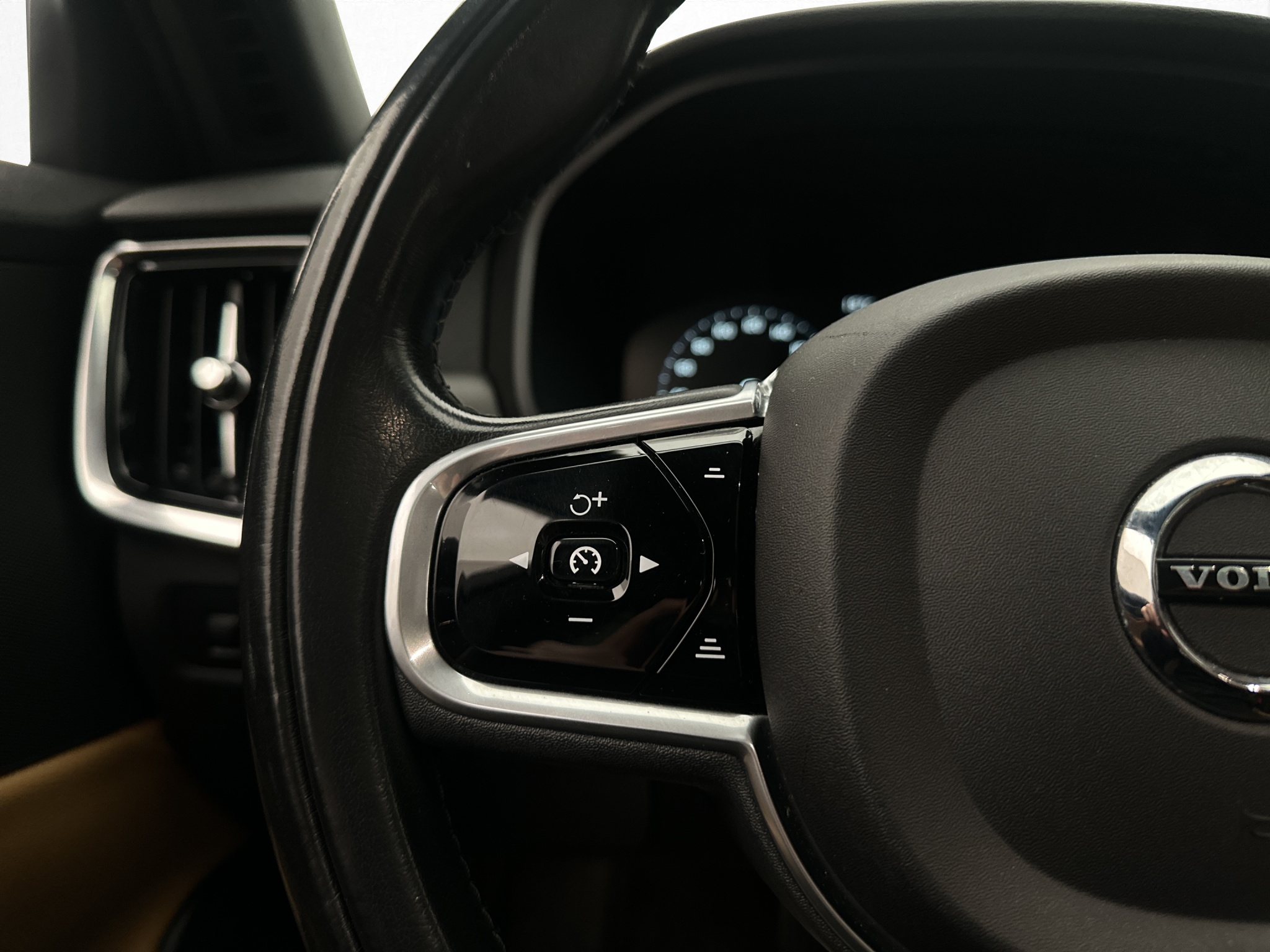 Volvo V90 Cross Country 2017 - miniatyr 17