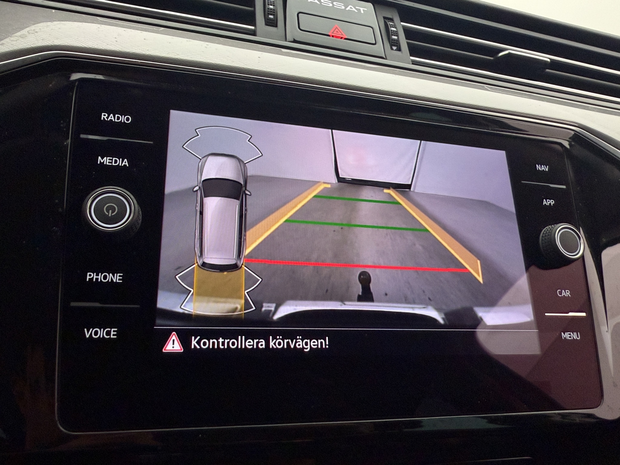 Volkswagen Passat 2023 - miniatyr 18