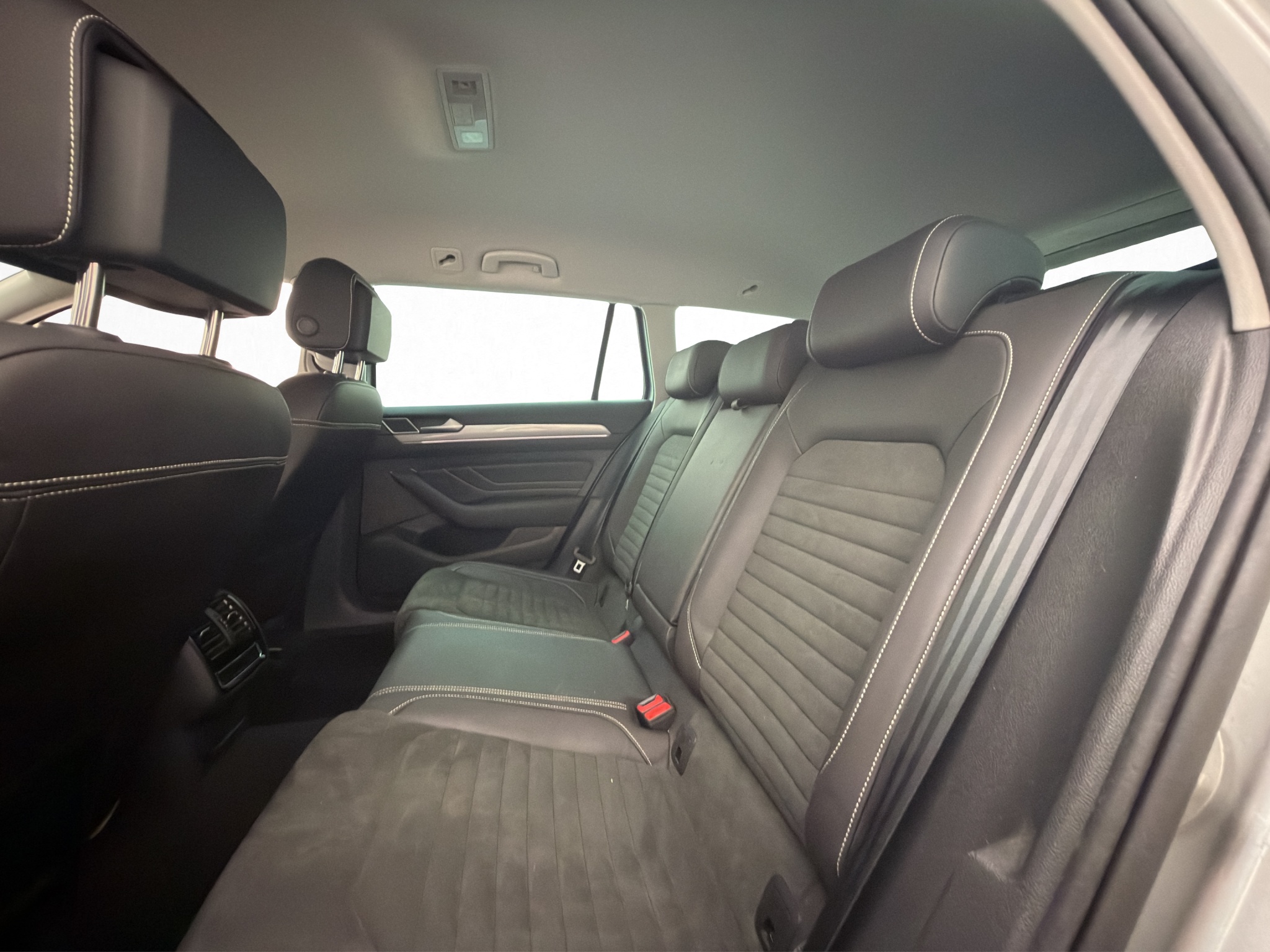 Volkswagen Passat 2023 - miniatyr 28