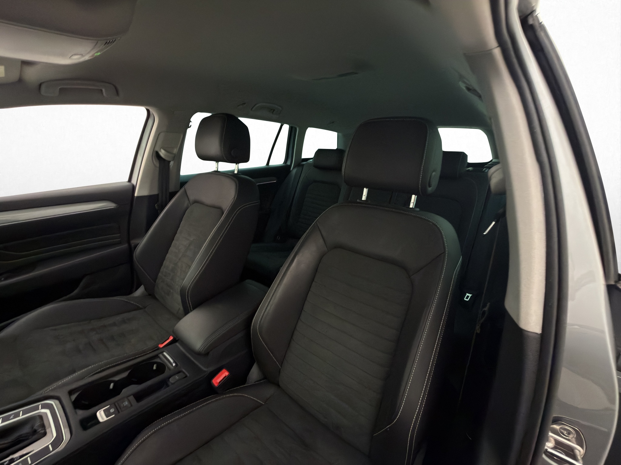 Volkswagen Passat 2023 - miniatyr 6